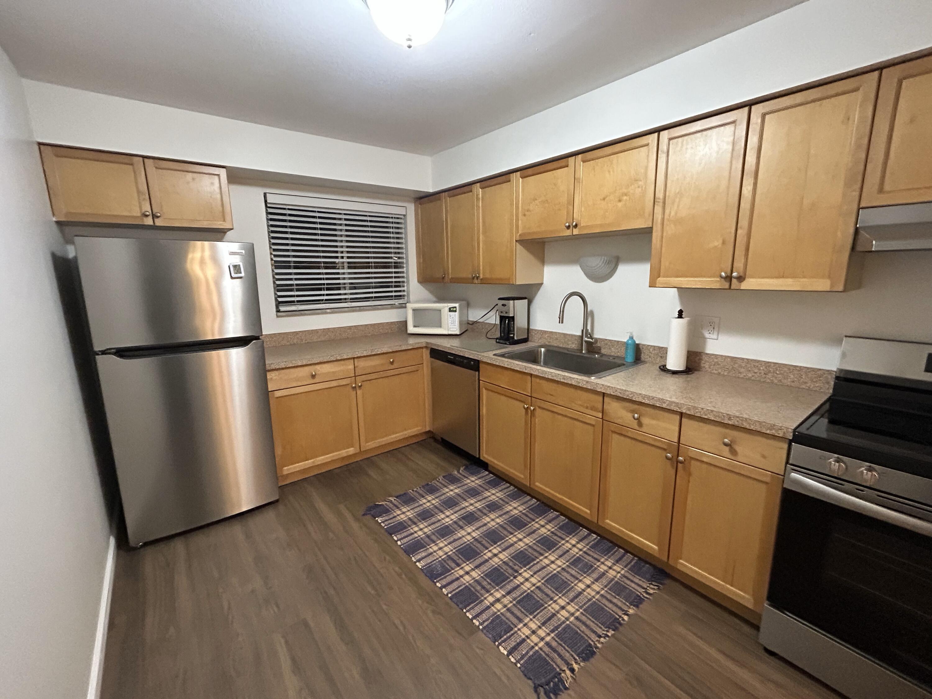 1942 Axtell Drive, 5 Property Photo 4