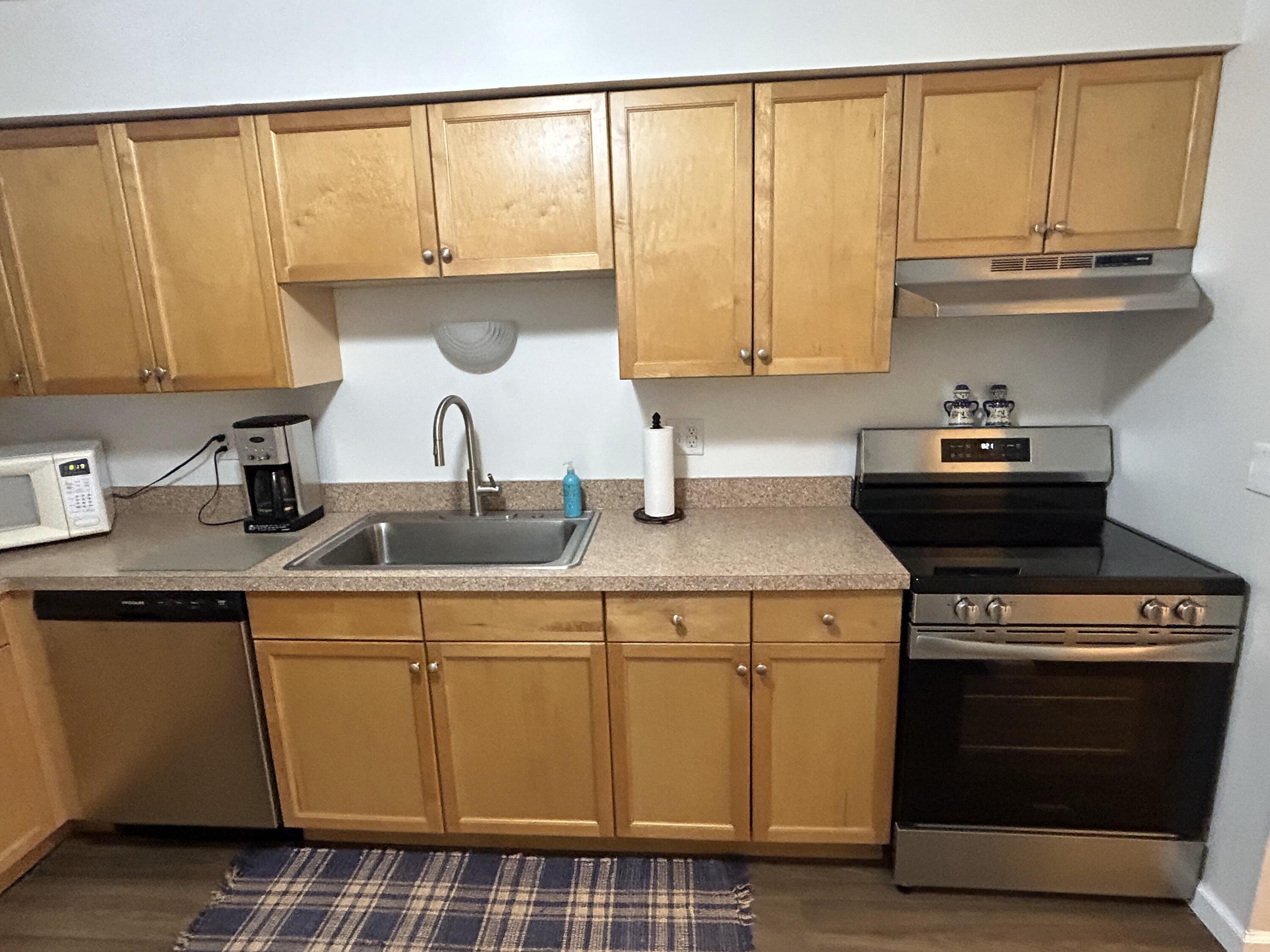 1942 Axtell Drive, 5 Property Photo 5