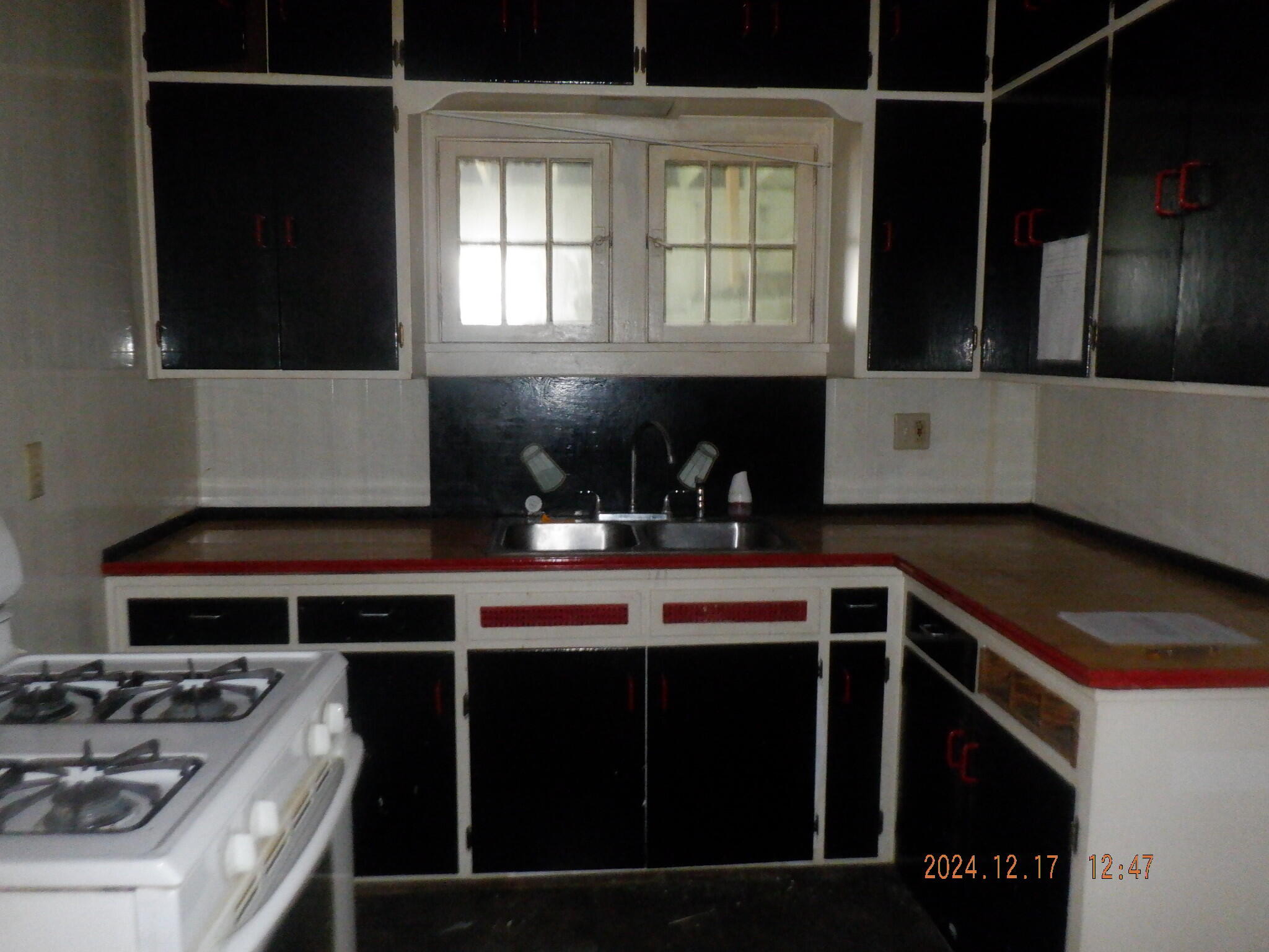 9 E Monroe Street Property Photo 9