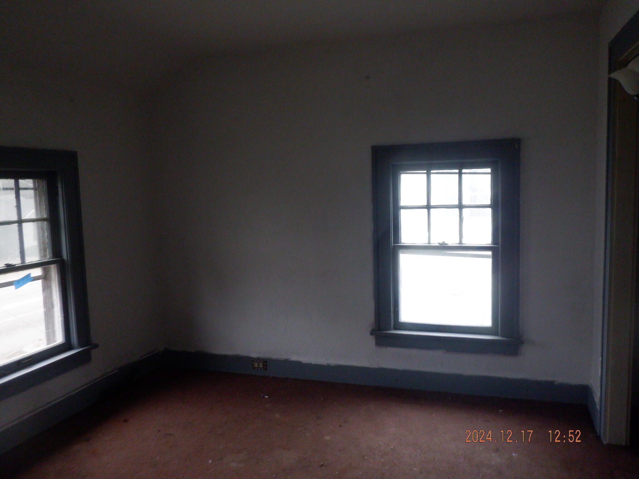9 E Monroe Street Property Photo 11