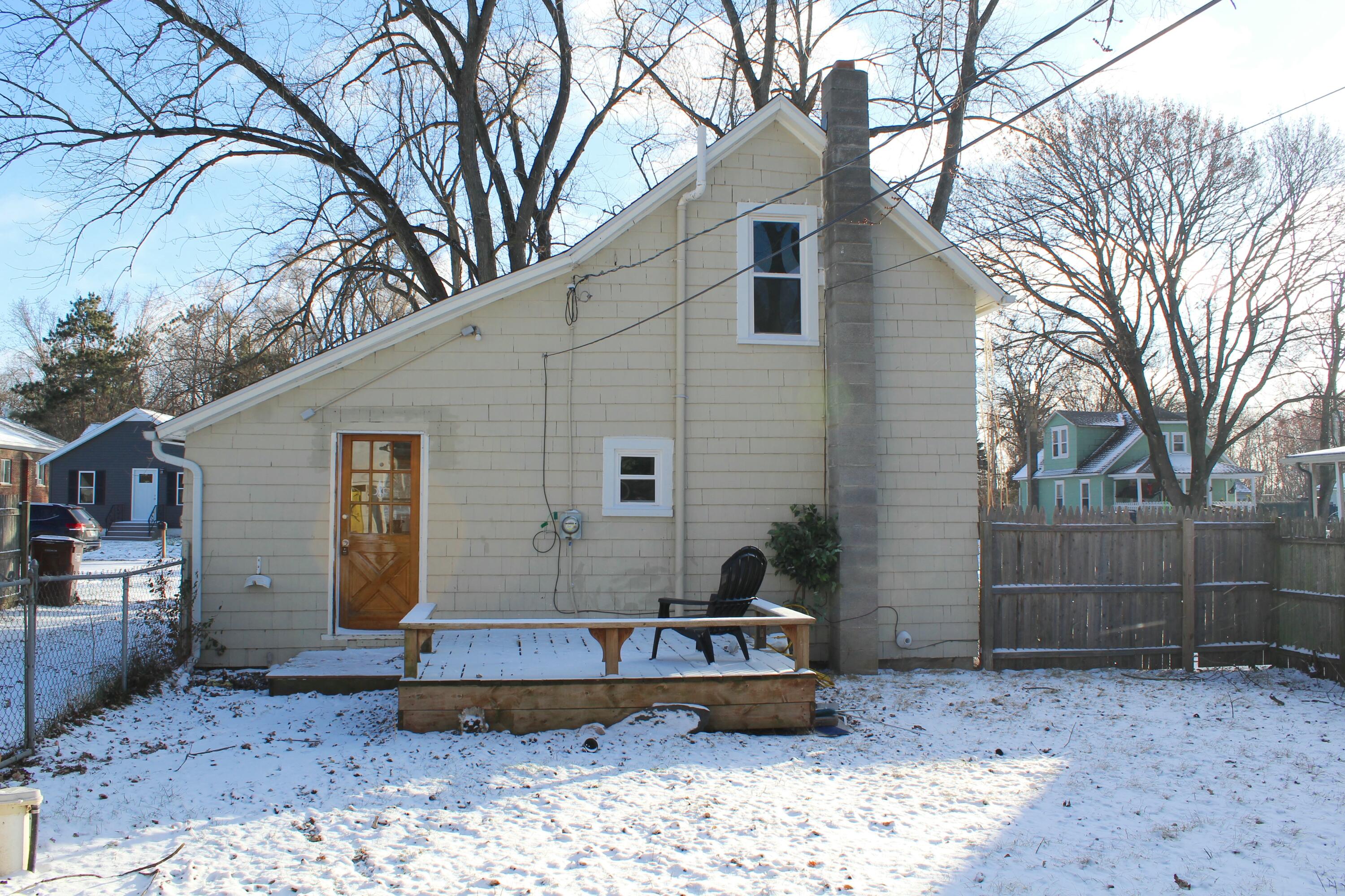 918 Wayne Street Property Photo 3