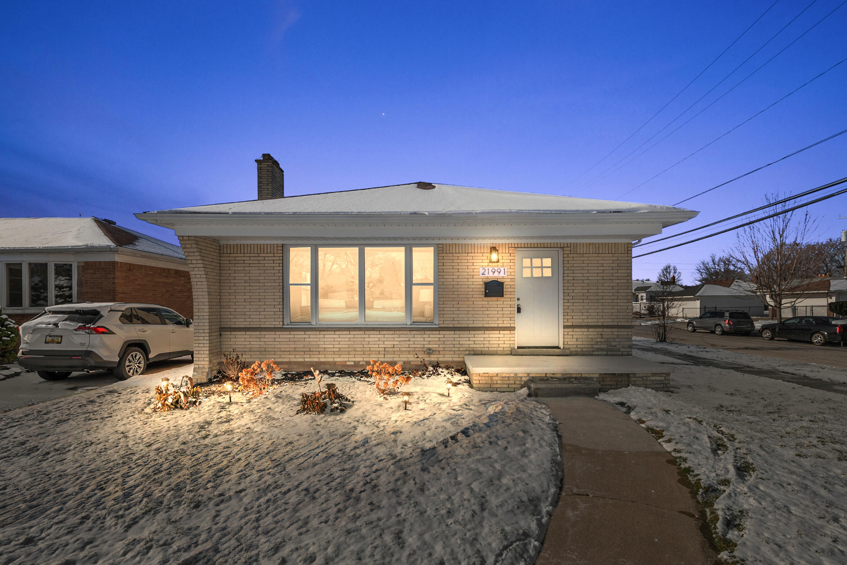 21991 Ridgedale Street Property Photo 1