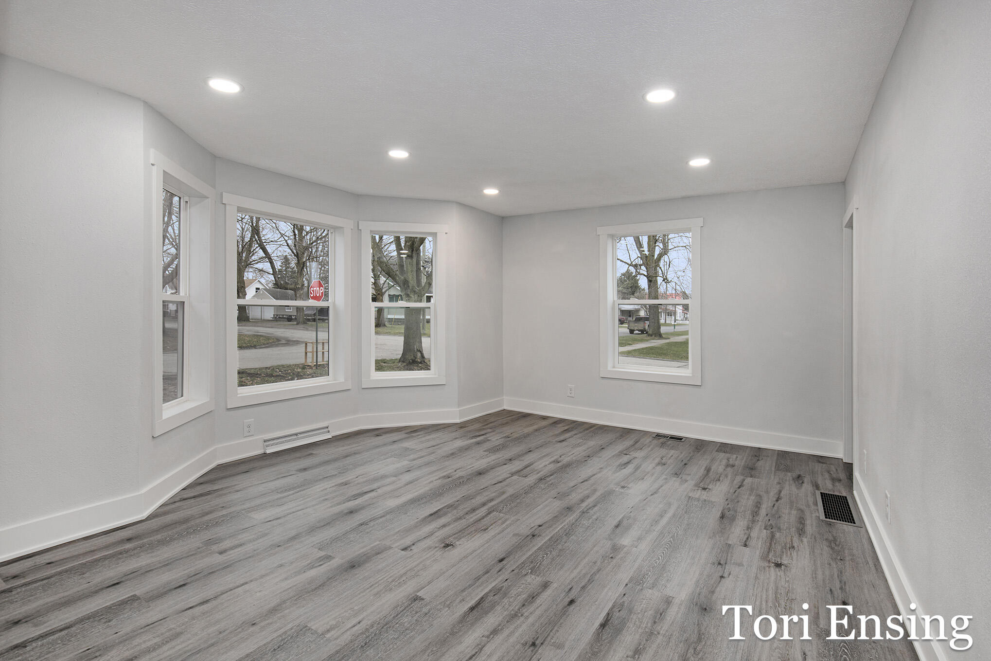 322 W Pine Street Property Photo 5