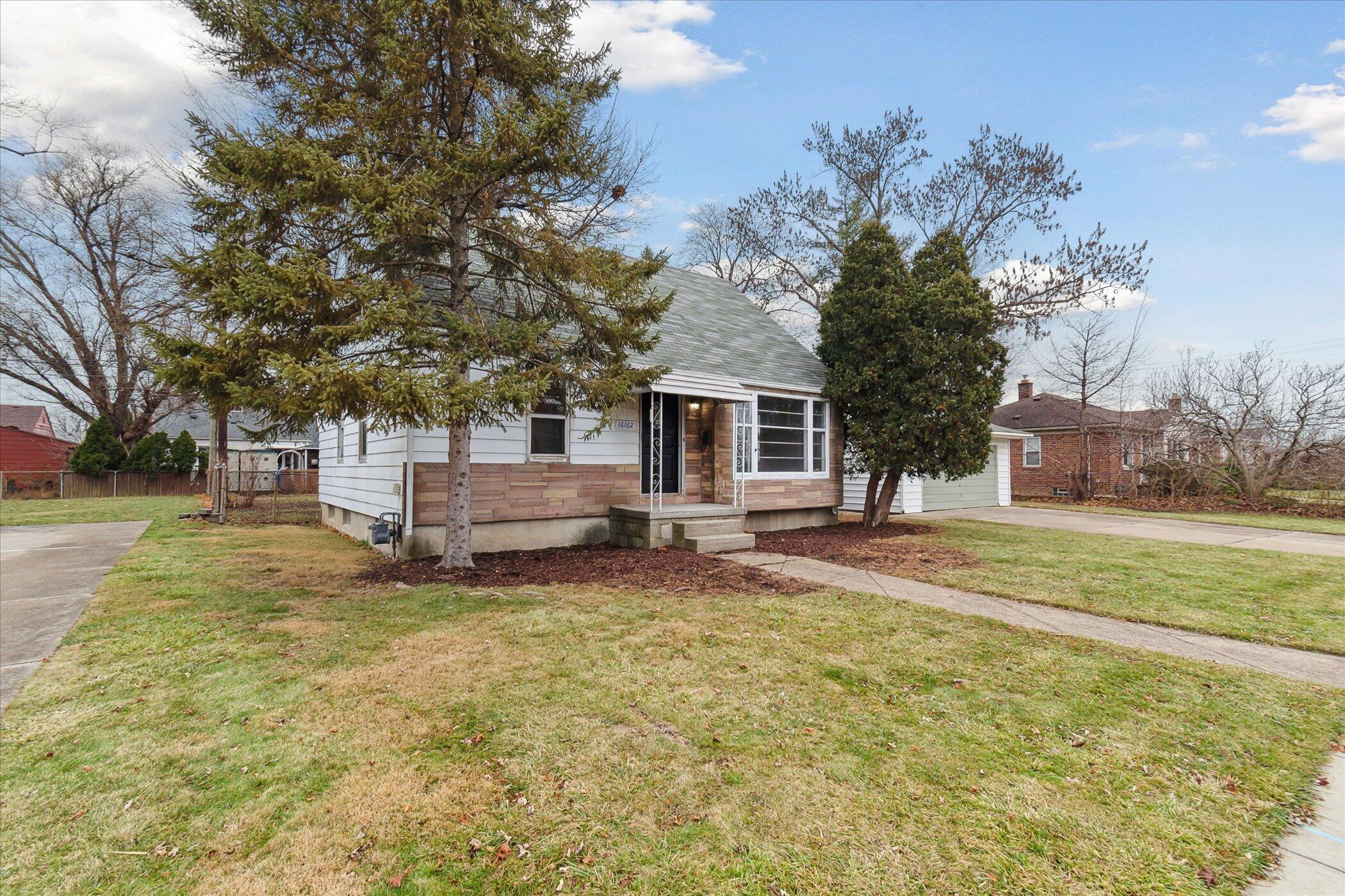 16162 Angelique Avenue Property Photo 2