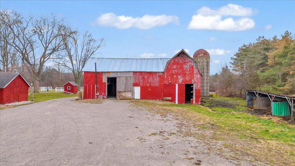 7901 7 Mile Road Property Photo 42