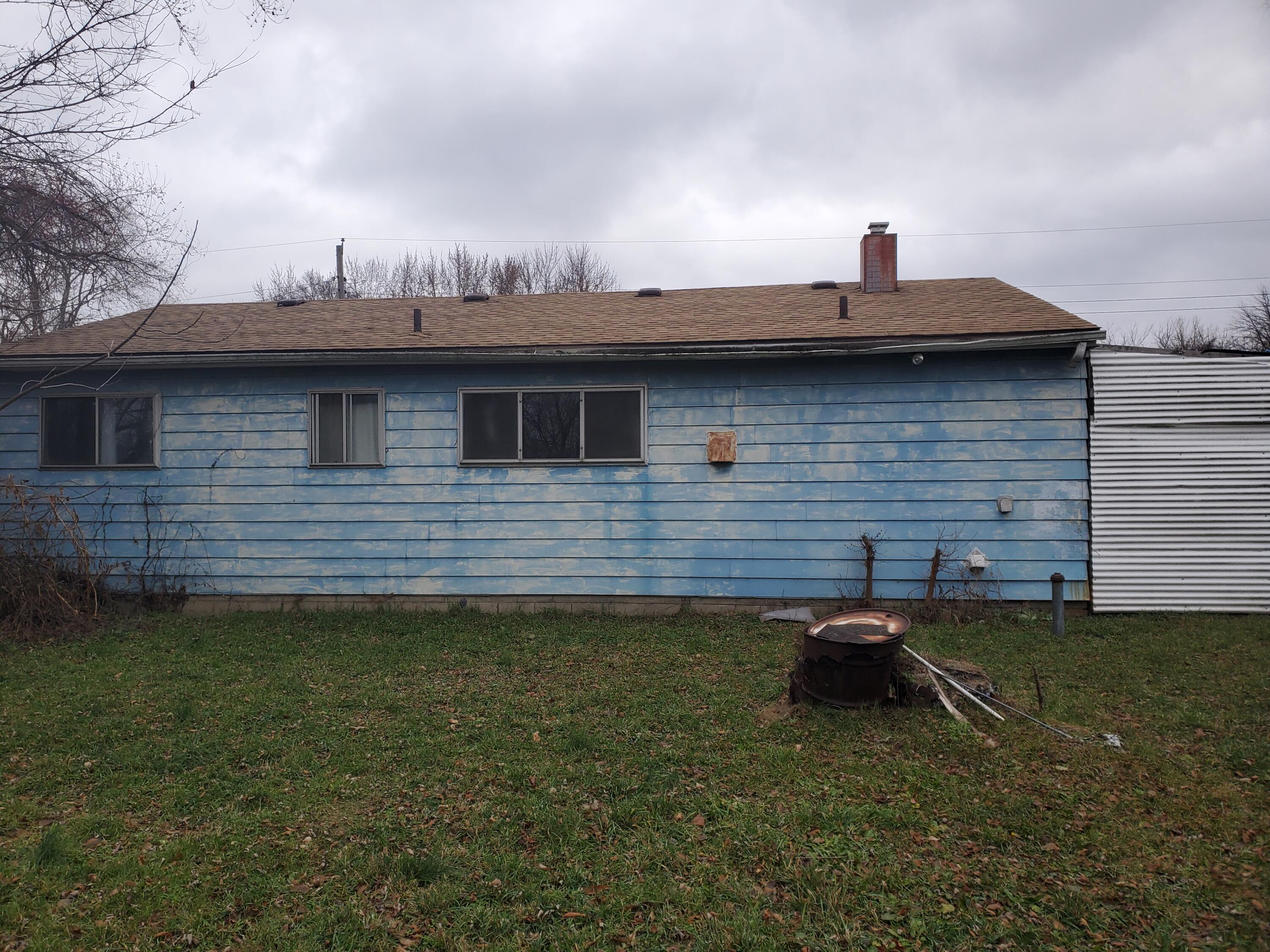 2462 Lawrence Drive Property Photo 2