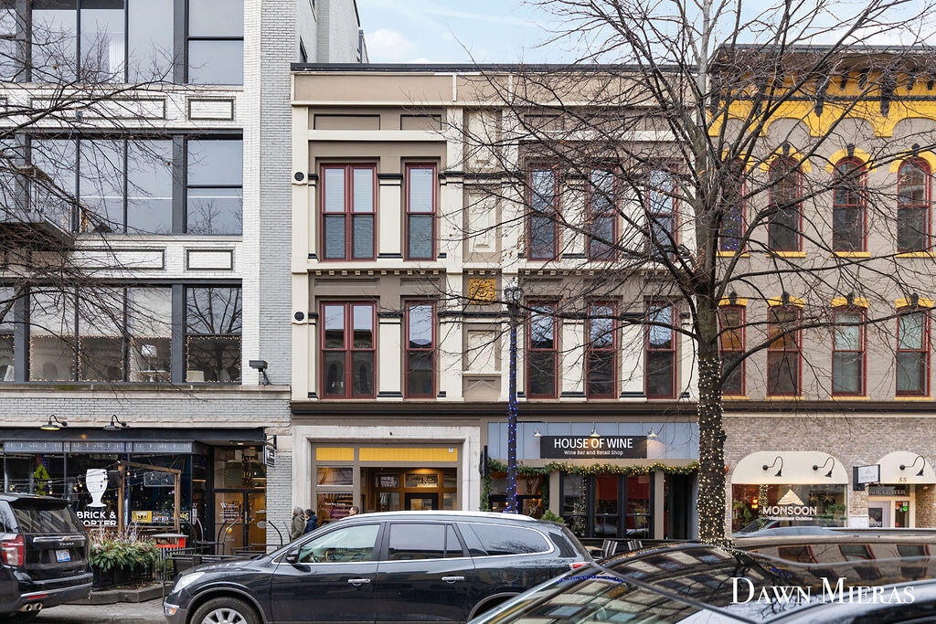 51 Monroe Center Street Nw, 206 Property Photo 1