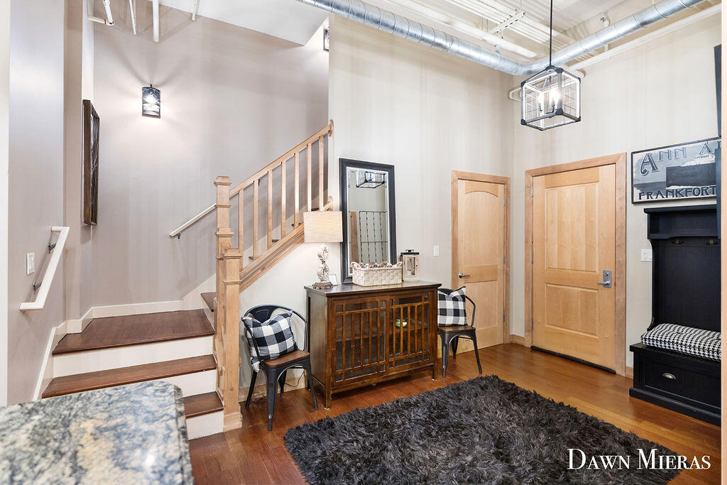 51 Monroe Center Street Nw, 206 Property Photo 5
