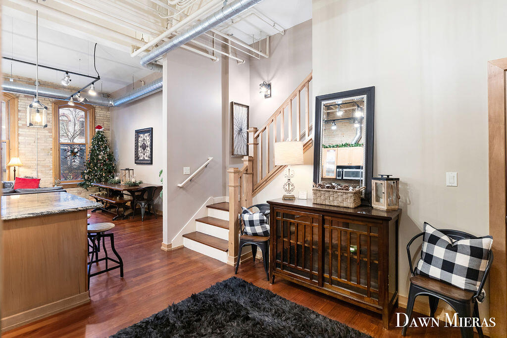 51 Monroe Center Street Nw, 206 Property Photo 6