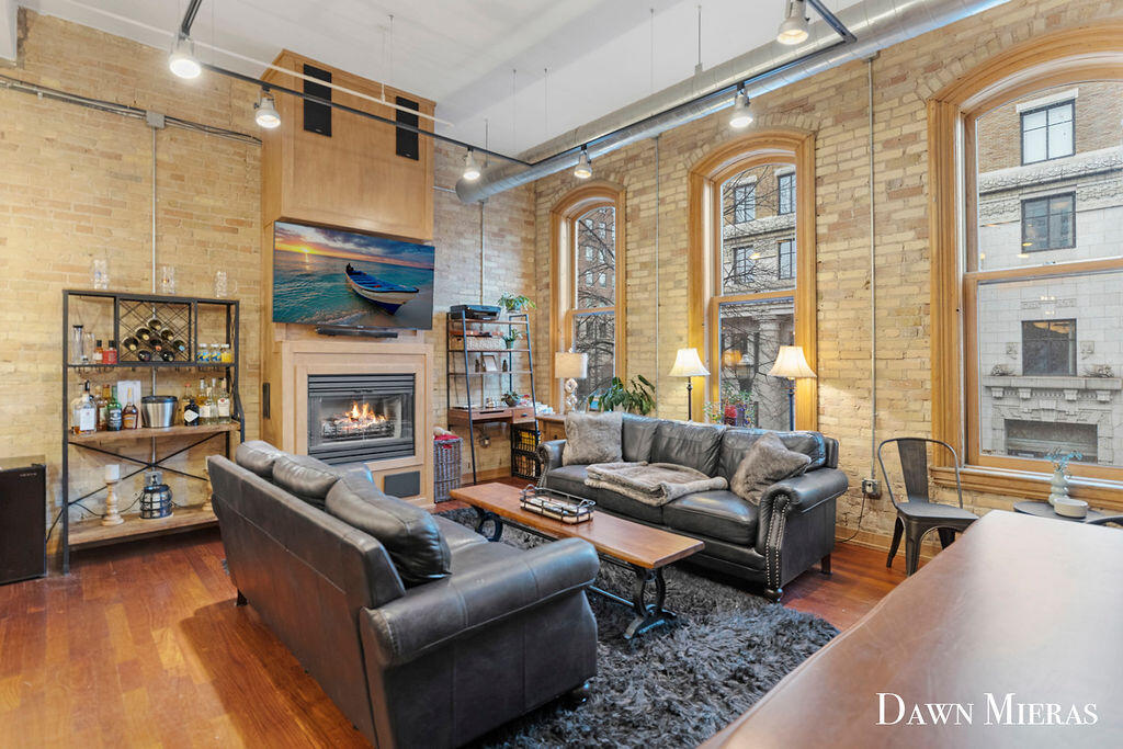 51 Monroe Center Street Nw, 206 Property Photo 17