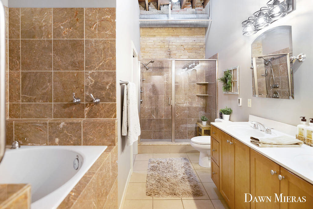51 Monroe Center Street Nw, 206 Property Photo 24