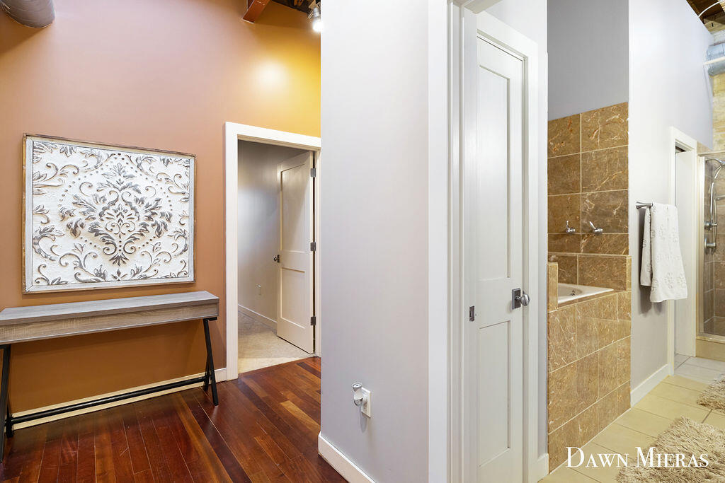 51 Monroe Center Street Nw, 206 Property Photo 27