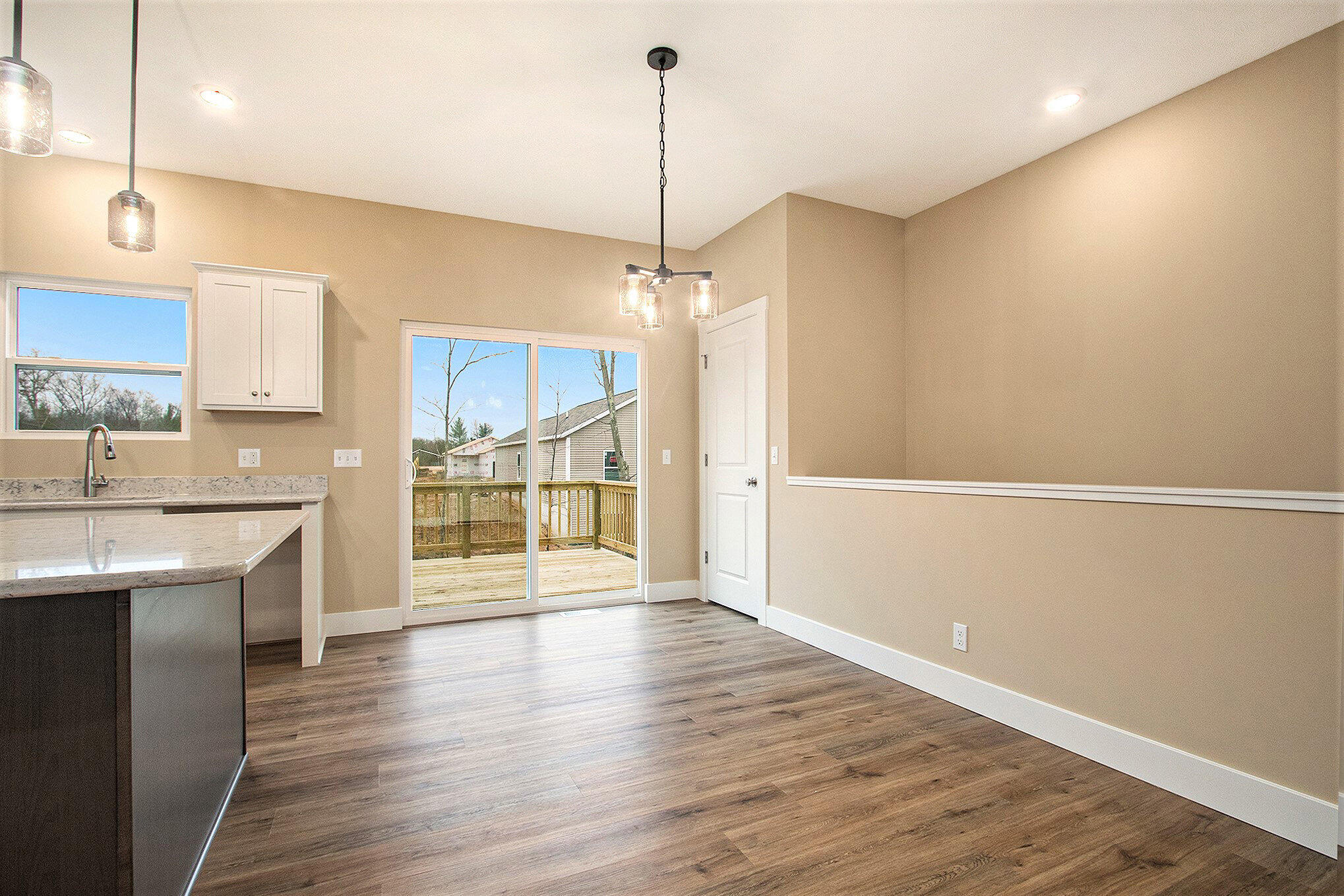 2537 Hawk Drive Property Photo 6