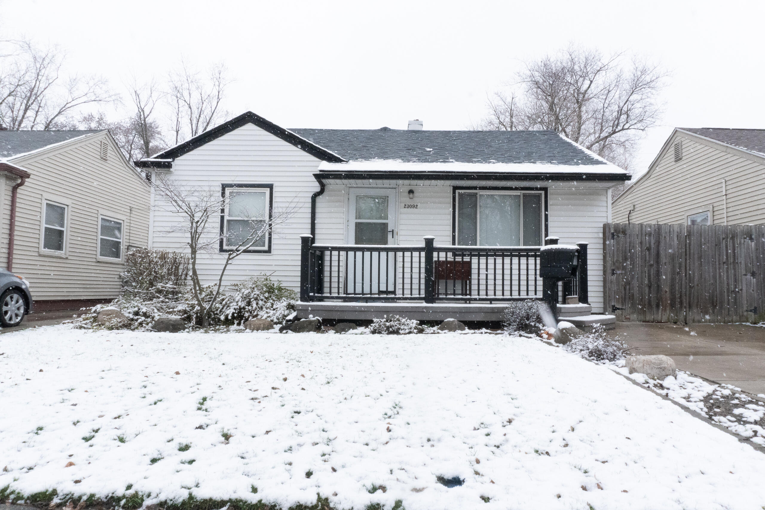 23092 Pilgrim Avenue Property Photo