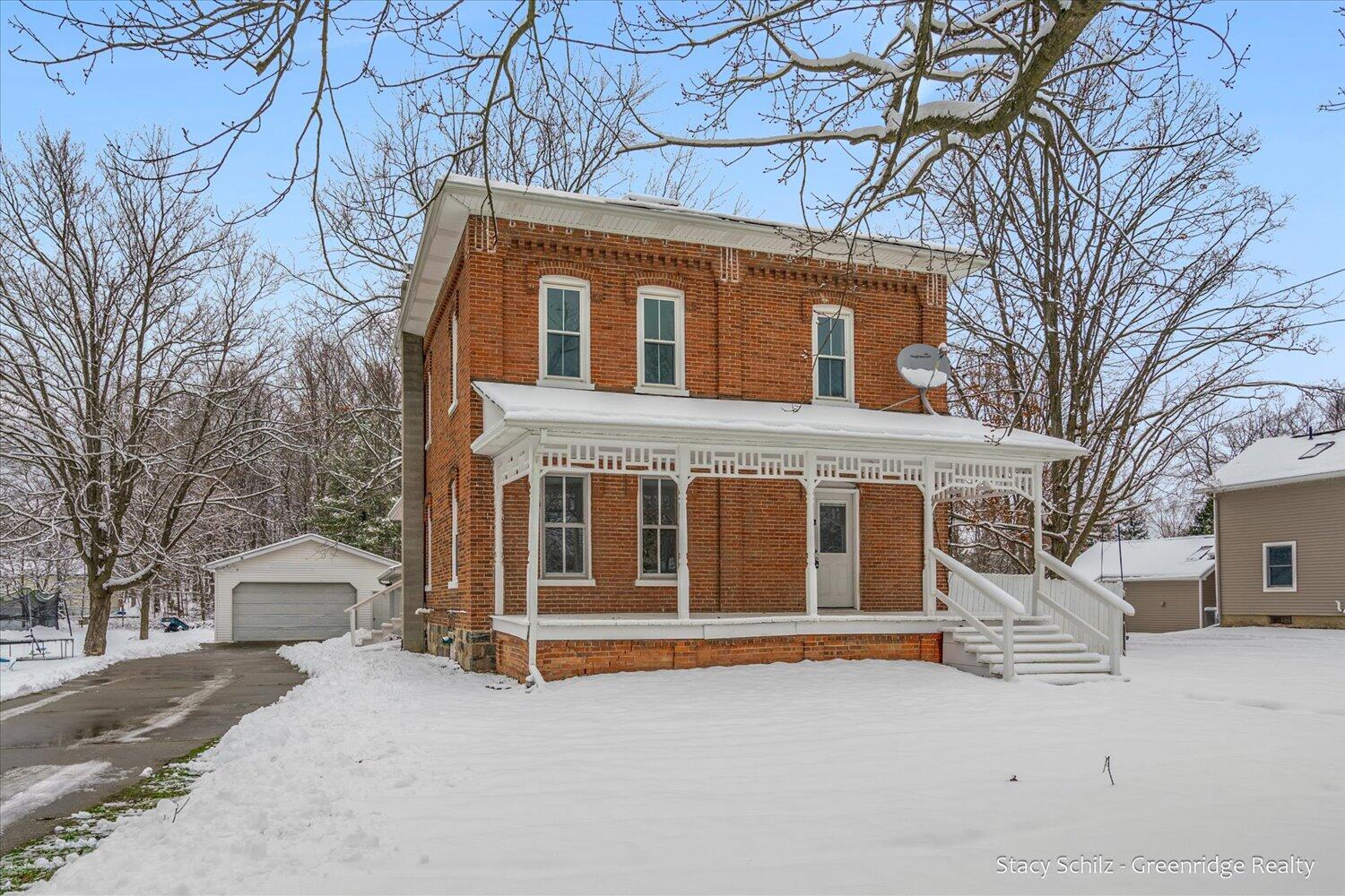 220 W Main Street Property Photo
