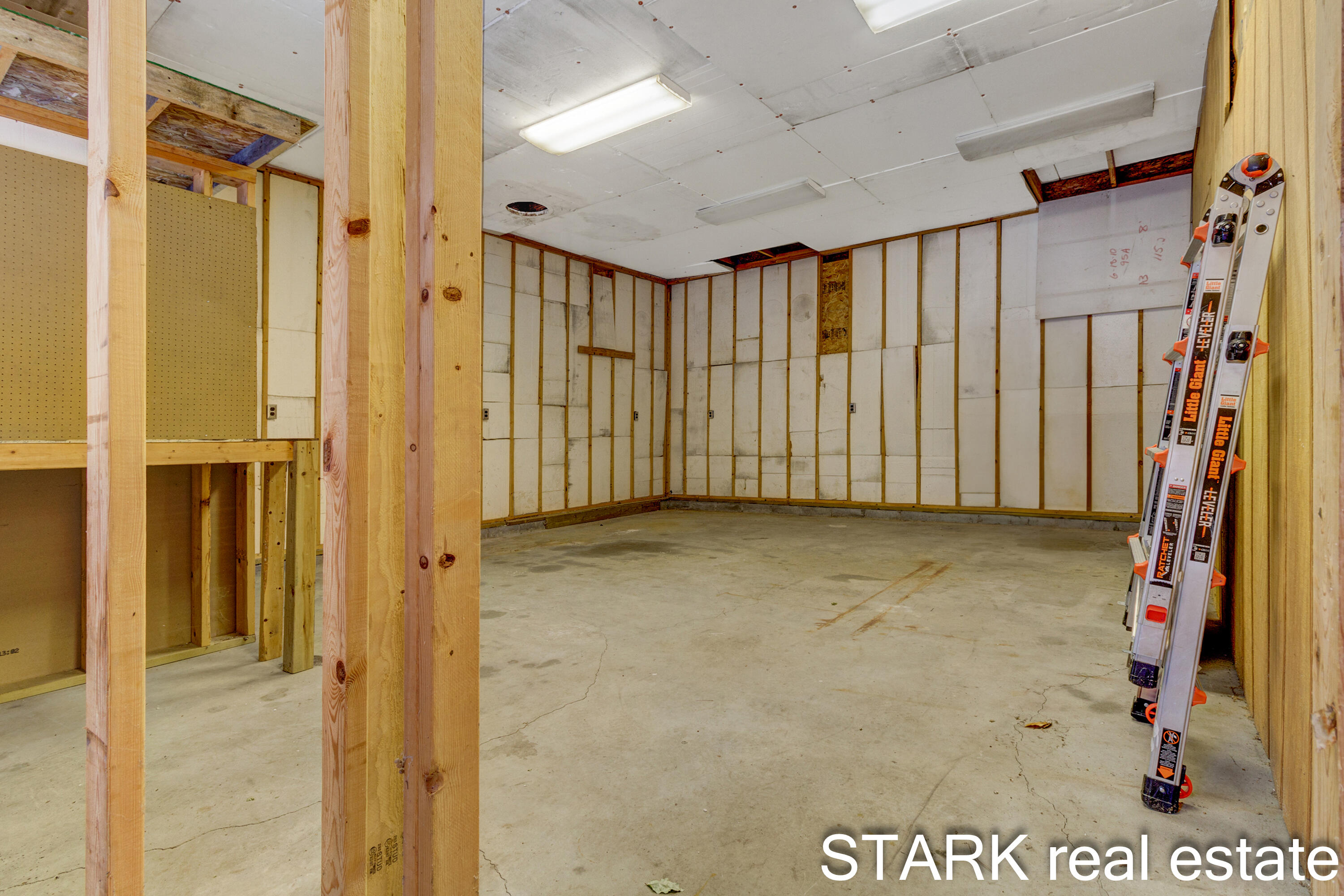 1493 W M 20 Property Photo 62