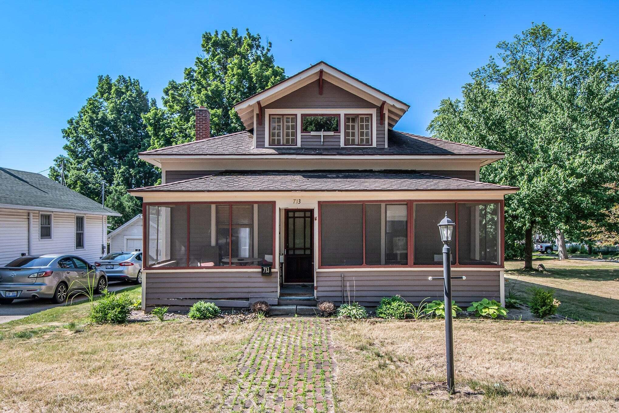 713 W Cass Street Property Photo 1