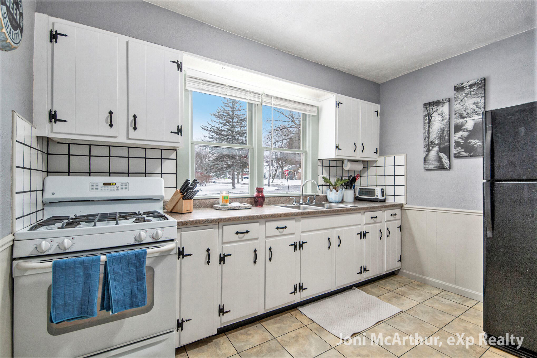 713 W Cass Street Property Photo 4
