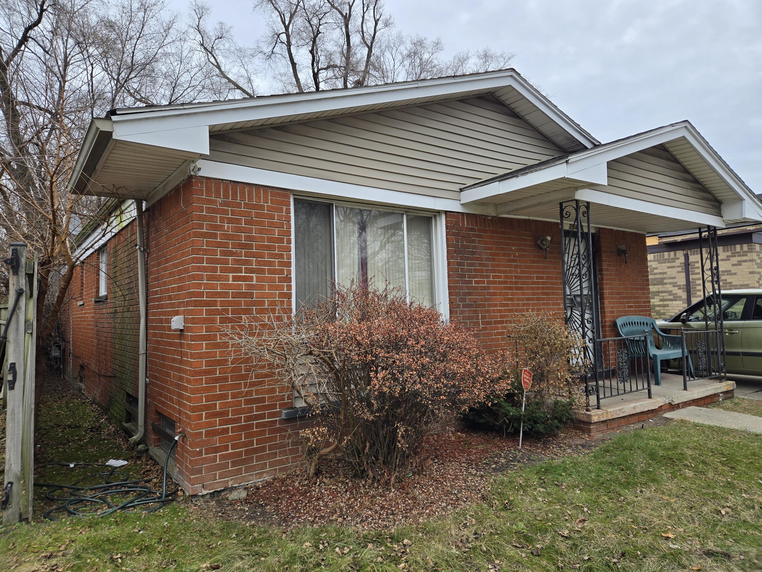 20428 Wyoming Avenue Property Photo 3
