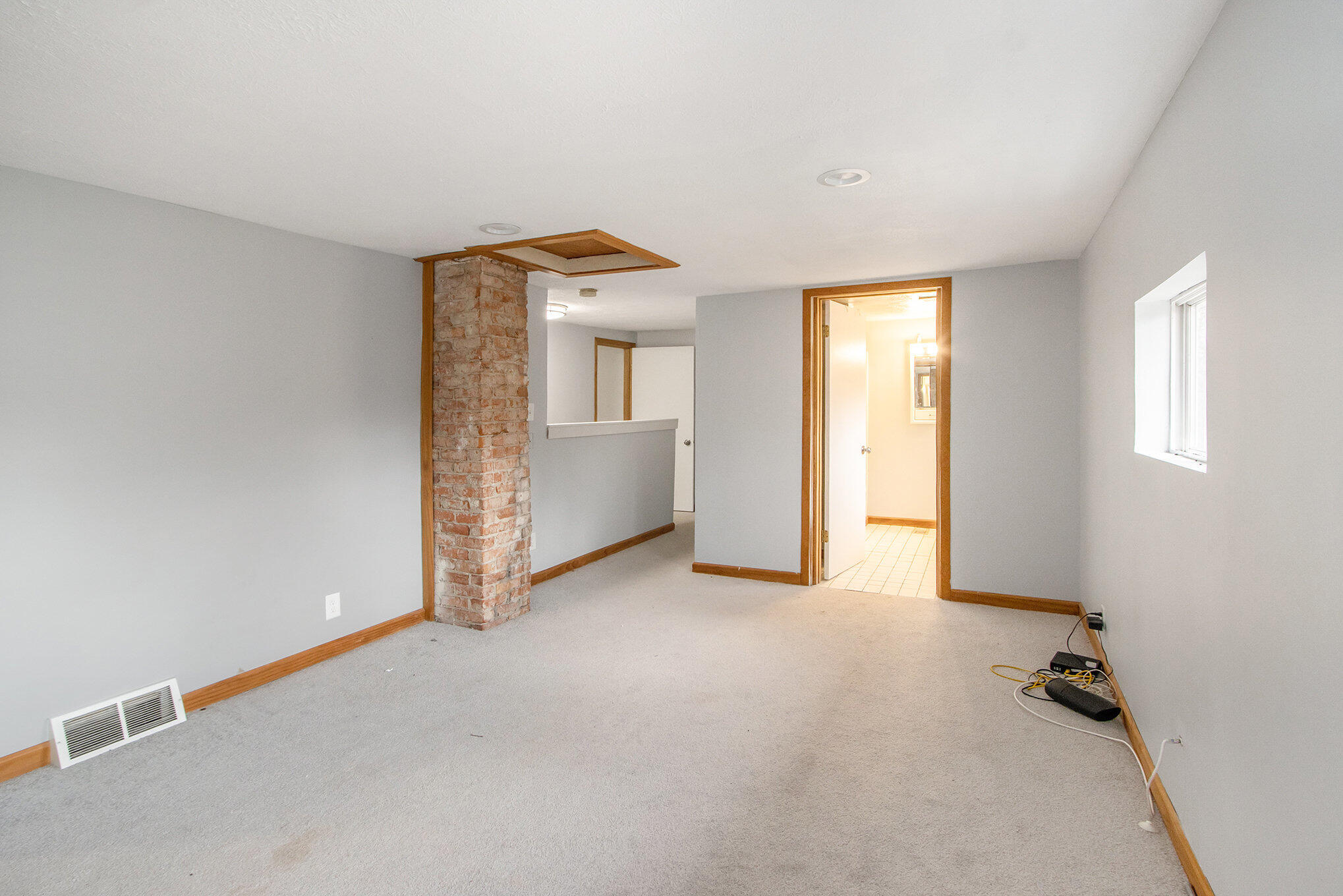 2120 E Main Street Property Photo 11