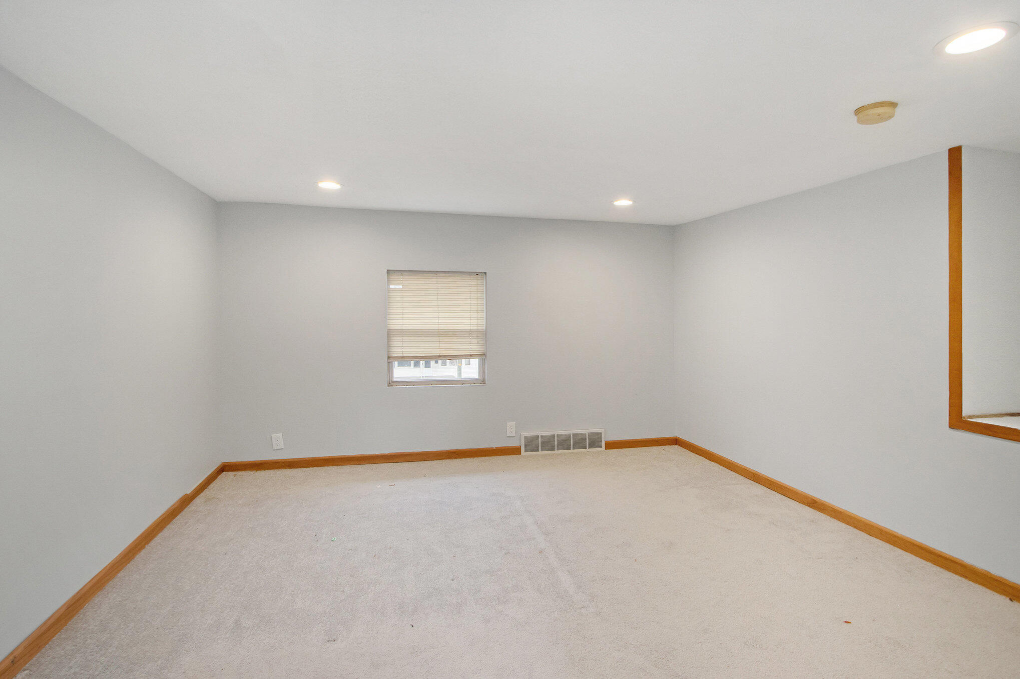 2120 E Main Street Property Photo 12
