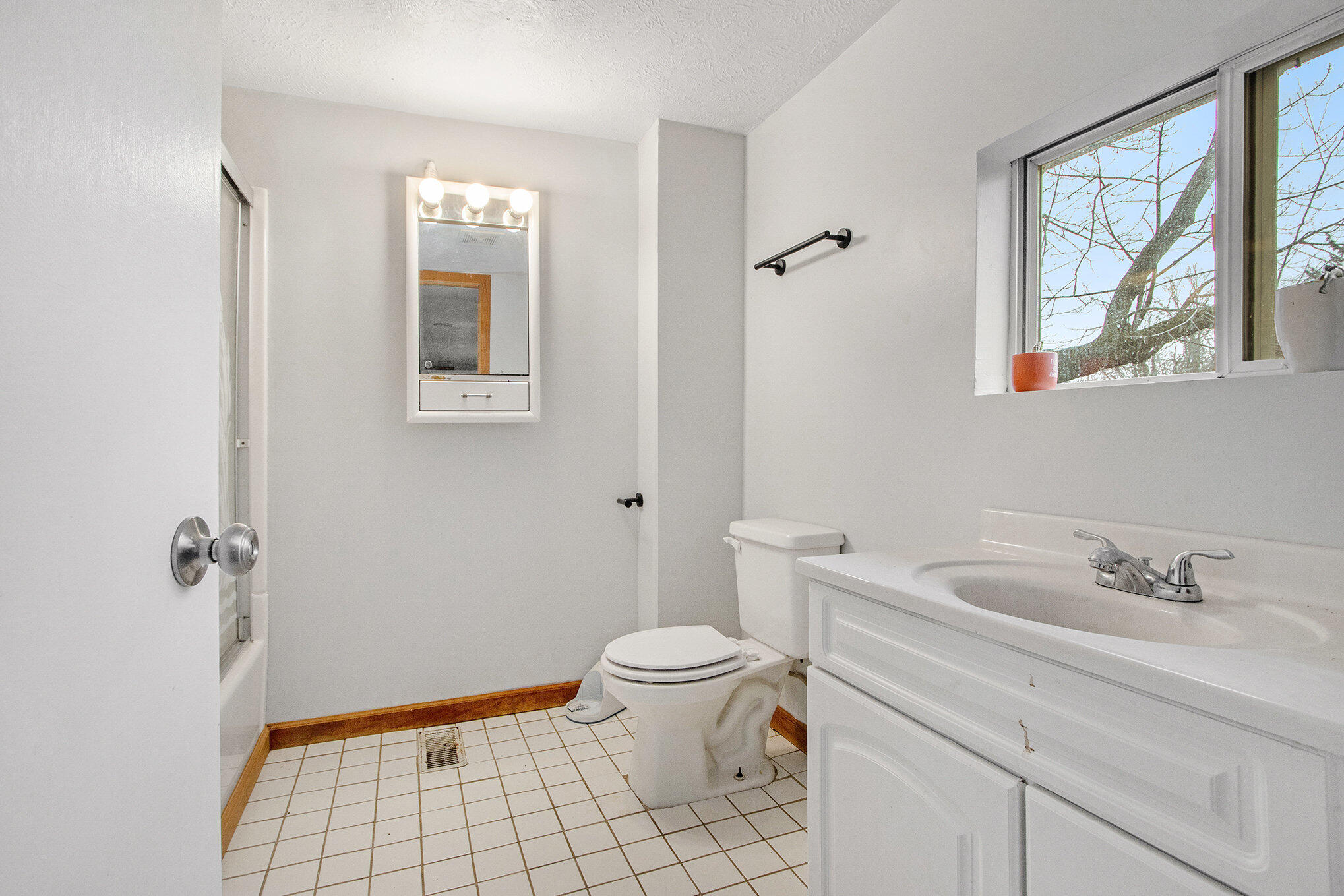 2120 E Main Street Property Photo 14