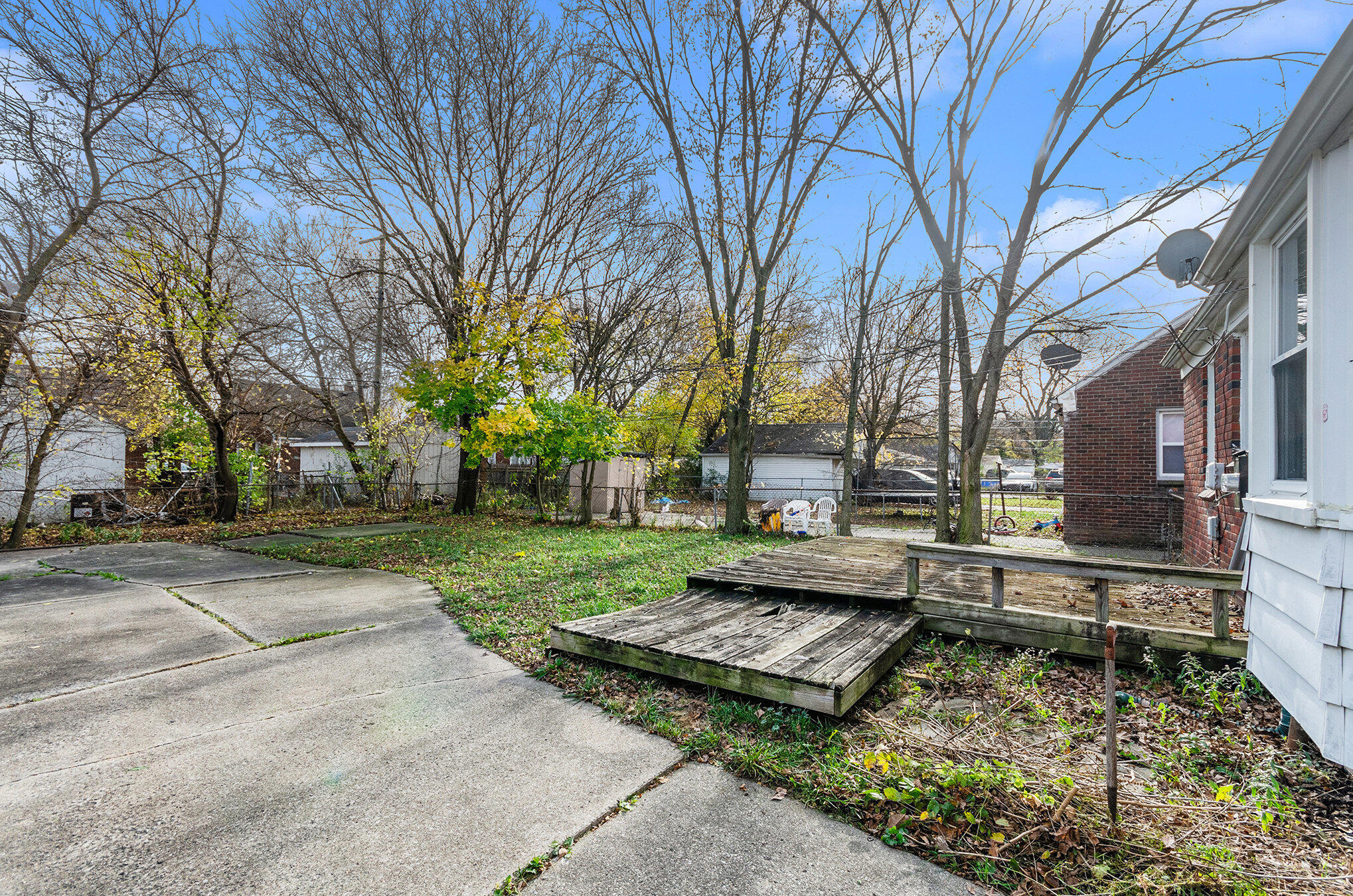 11524 Balfour Road Property Photo 4