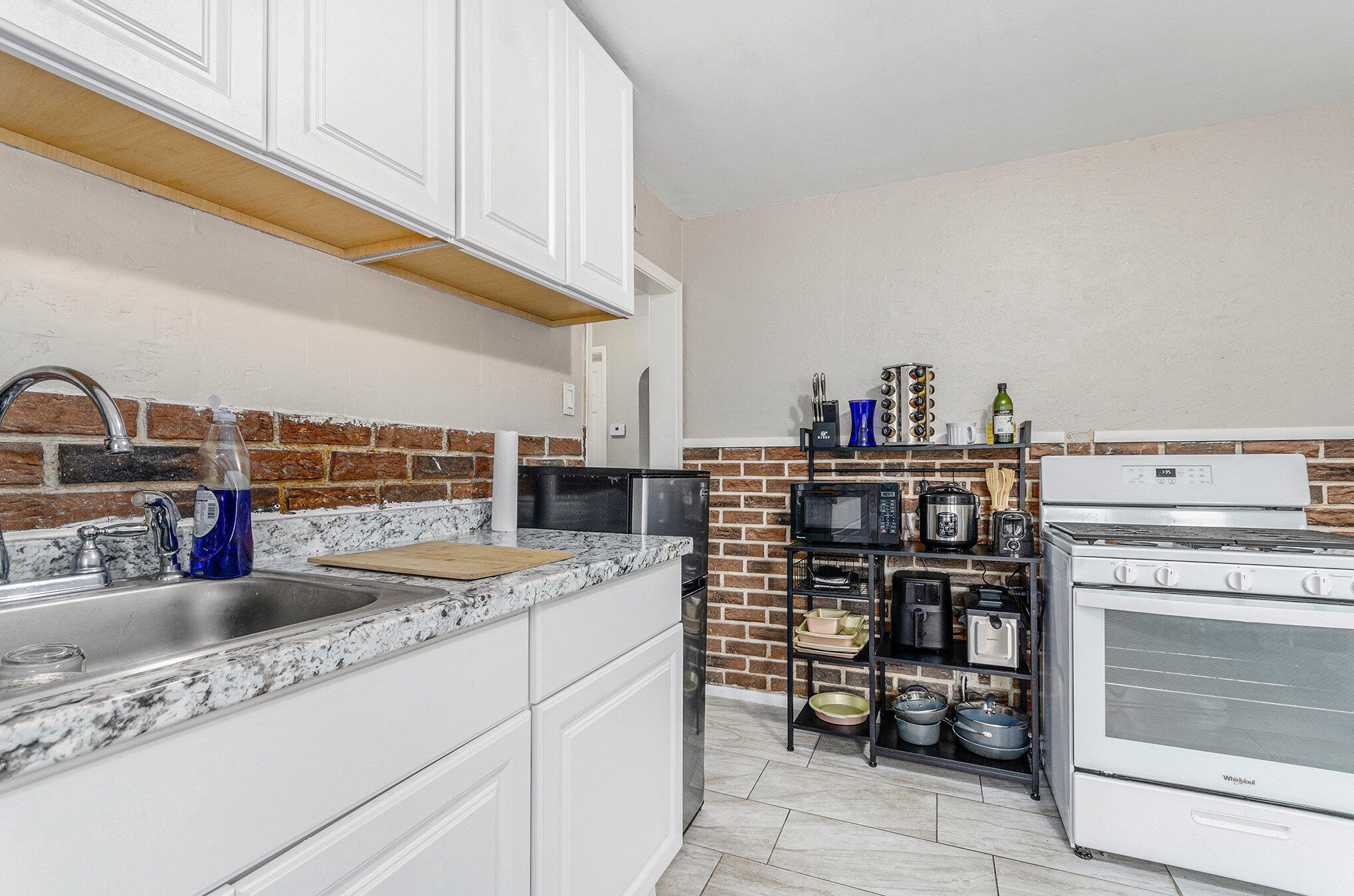 11524 Balfour Road Property Photo 12