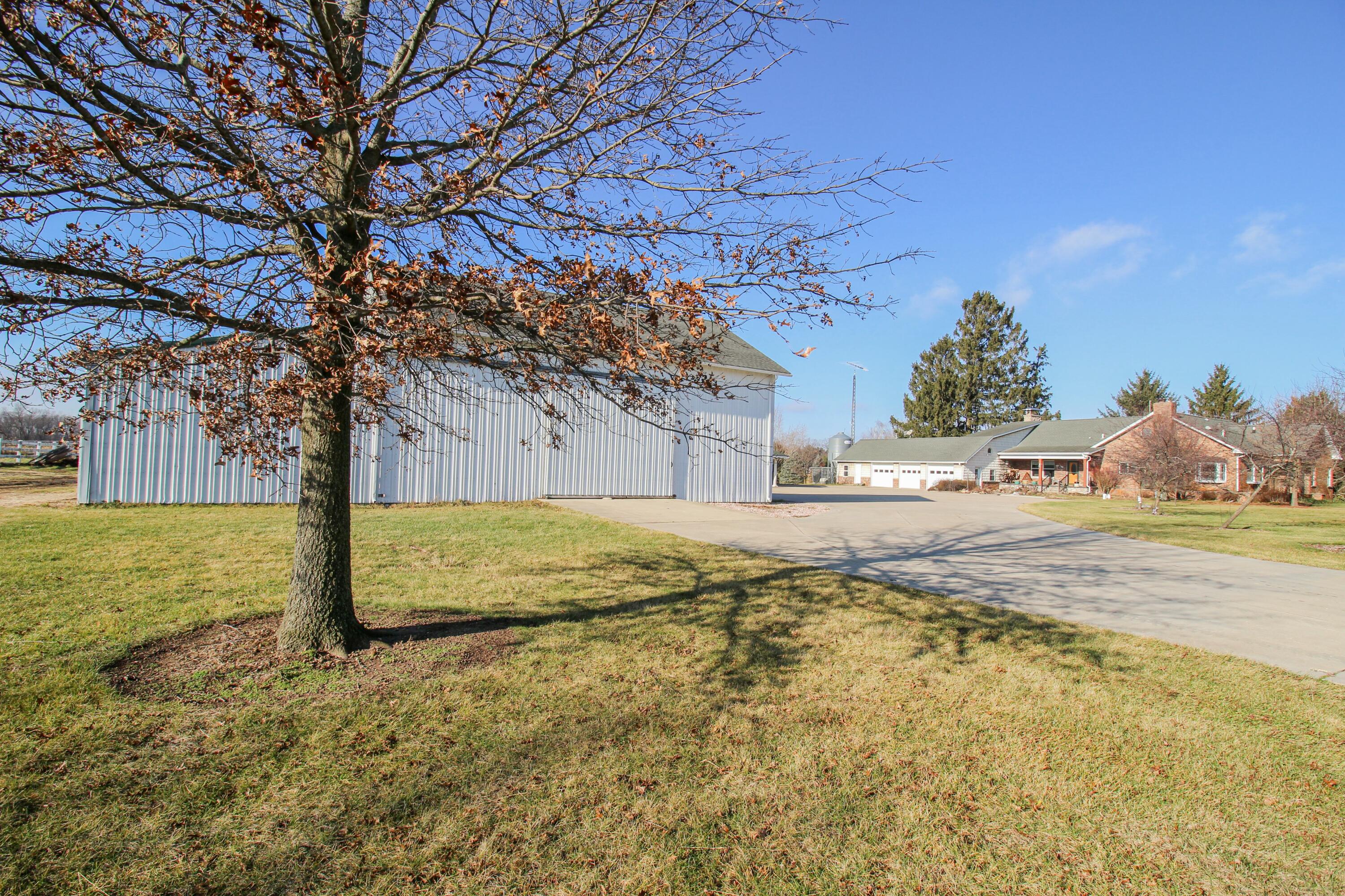 17787 Indian Prairie Road Property Photo