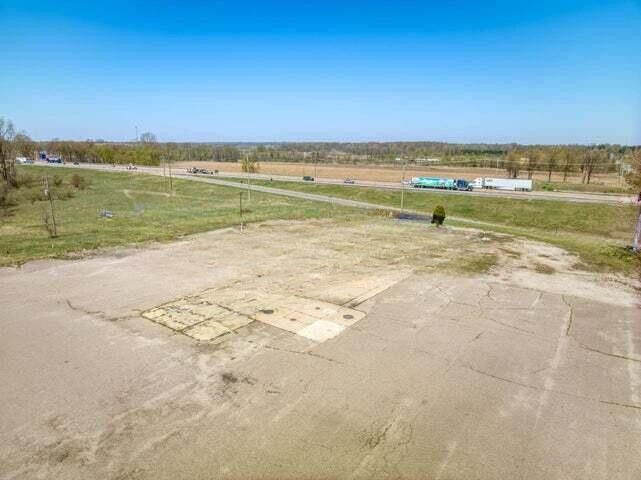 2496 N Parma Road Property Photo 4