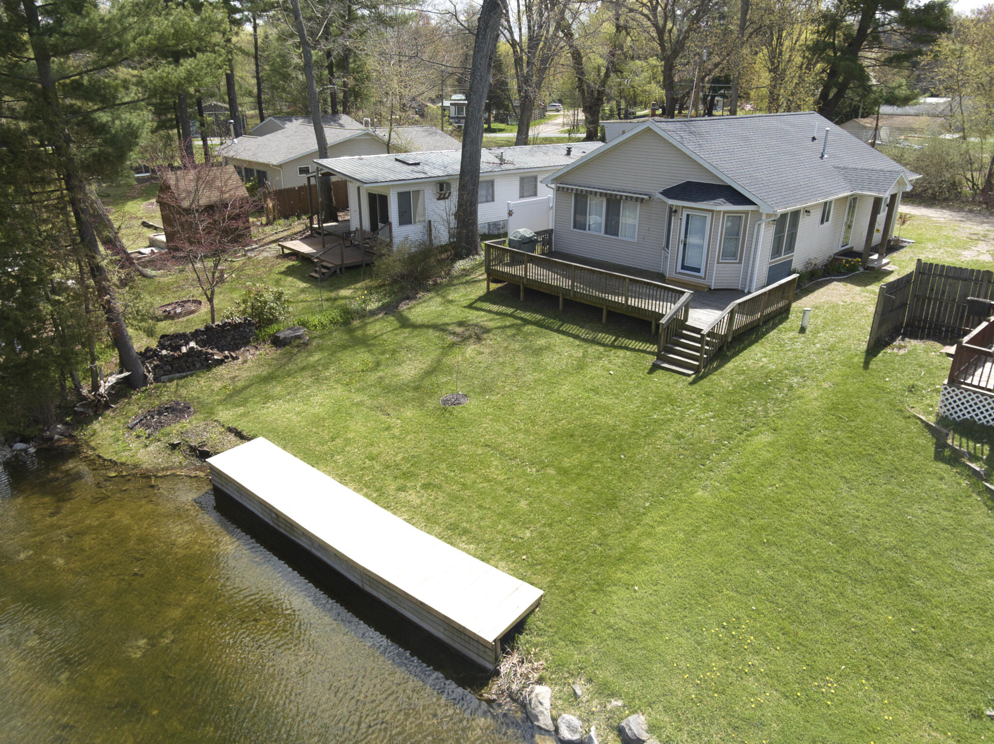 22770 Oak Street Property Photo