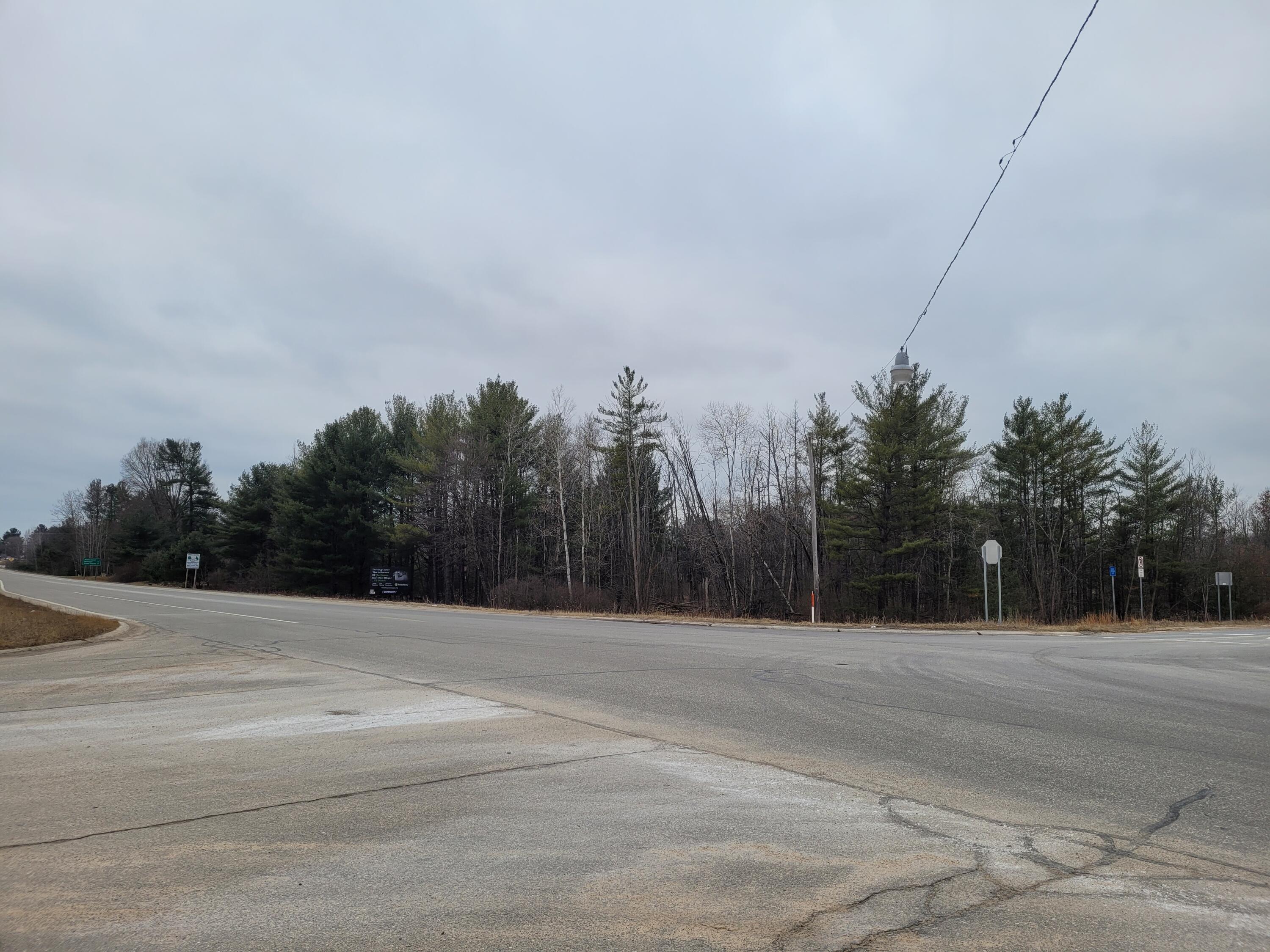 707 N Evergreen Drive Property Photo 3