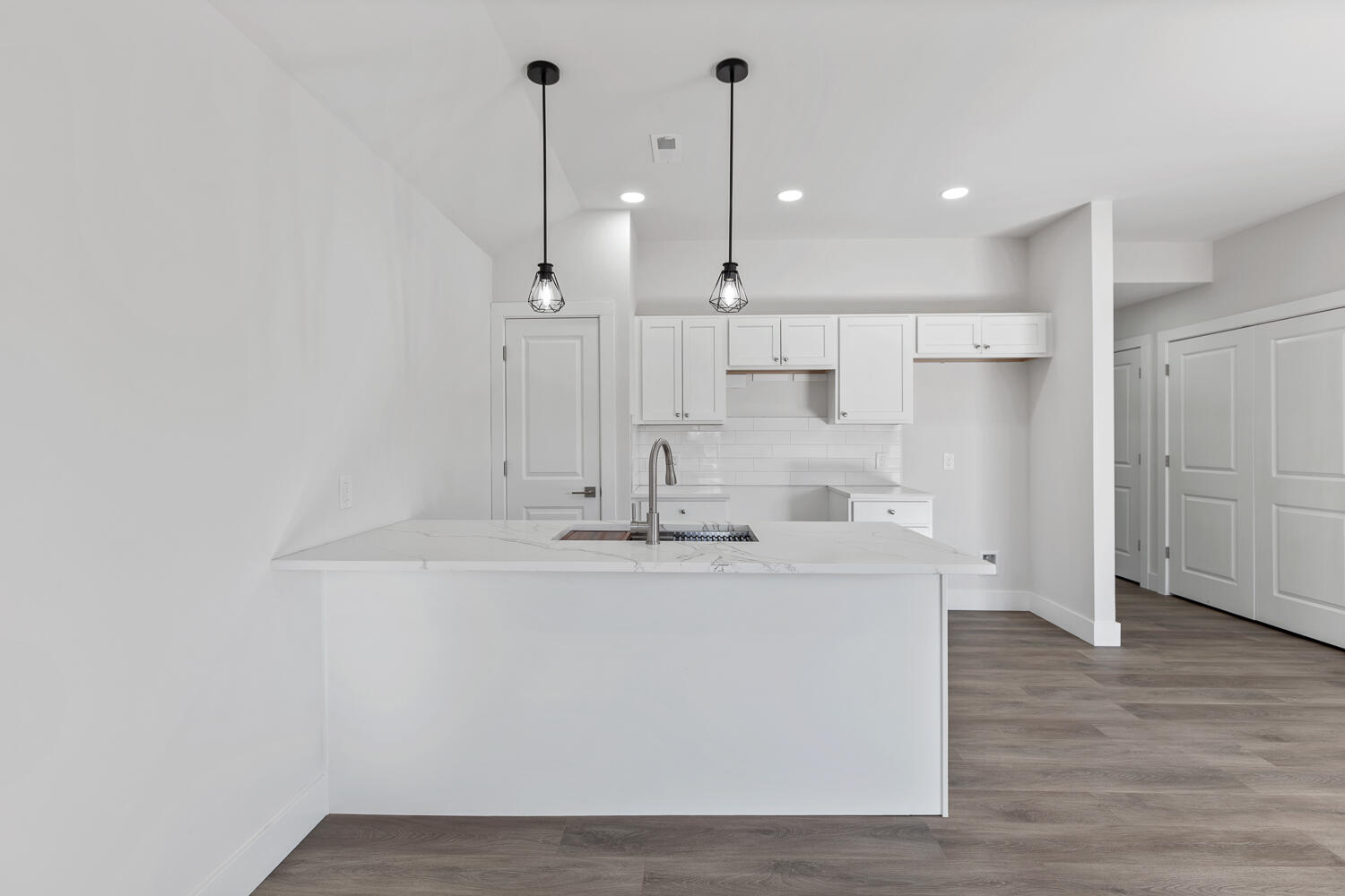 2019 Green Acres Drive Property Photo 7