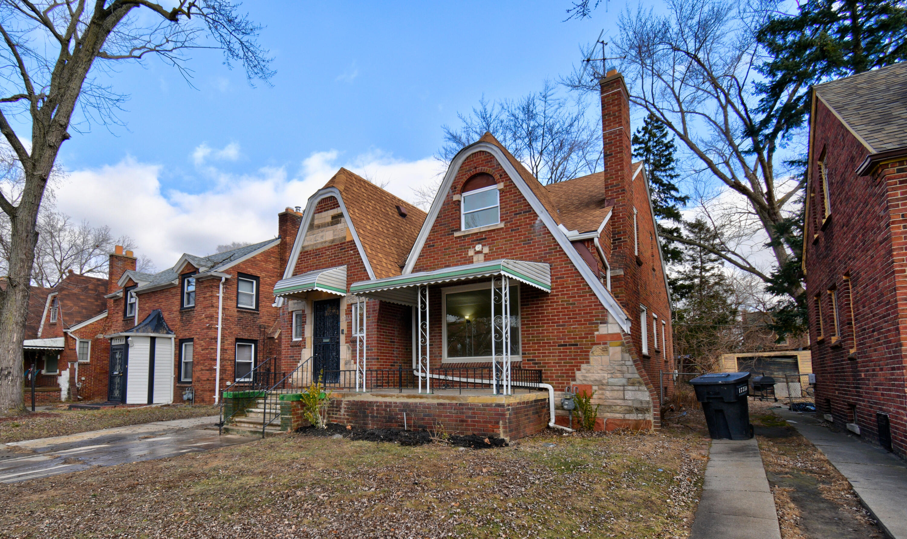 College Park Manor Real Estate Listings Main Image