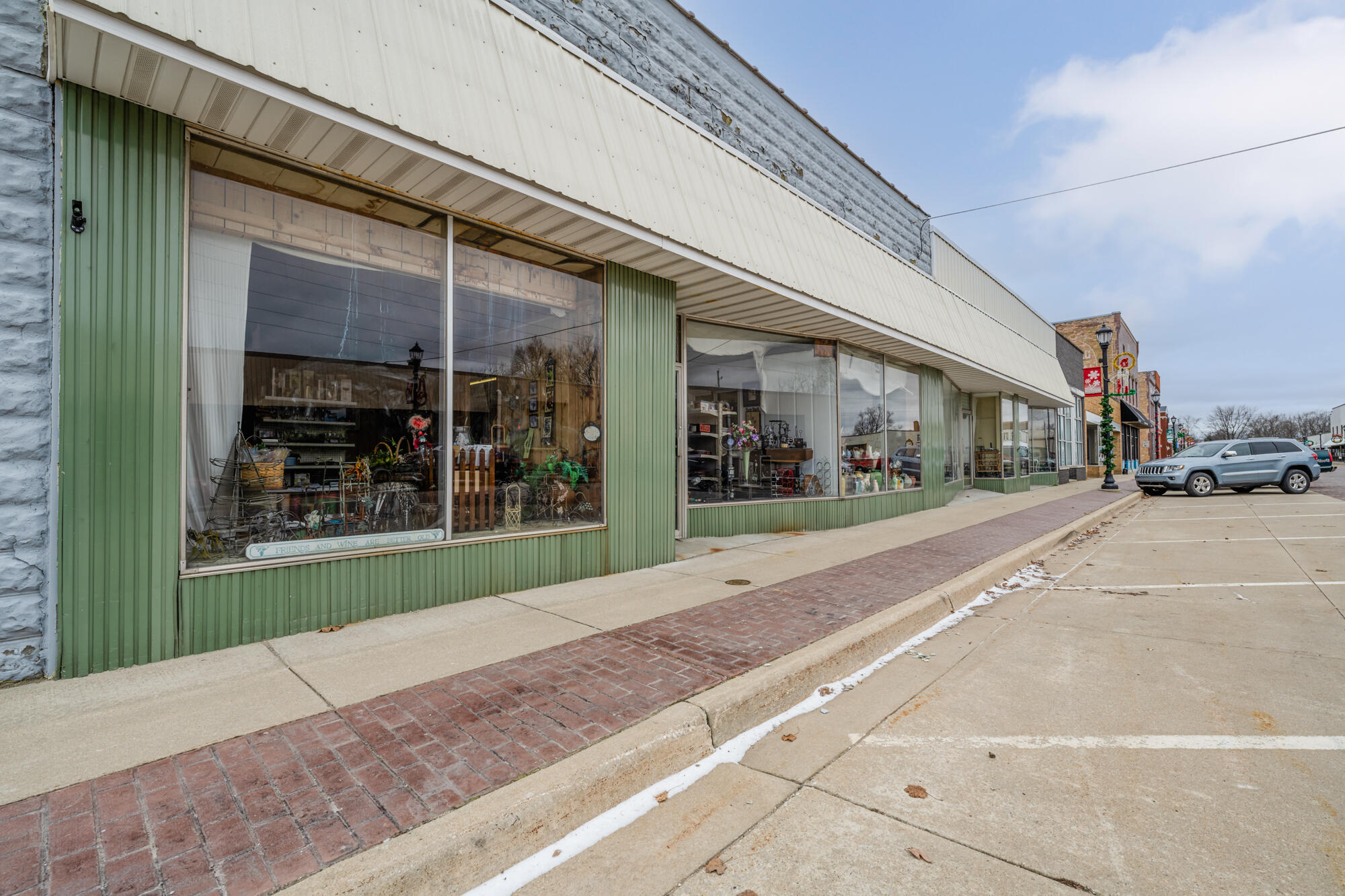 9004 First Street Property Photo