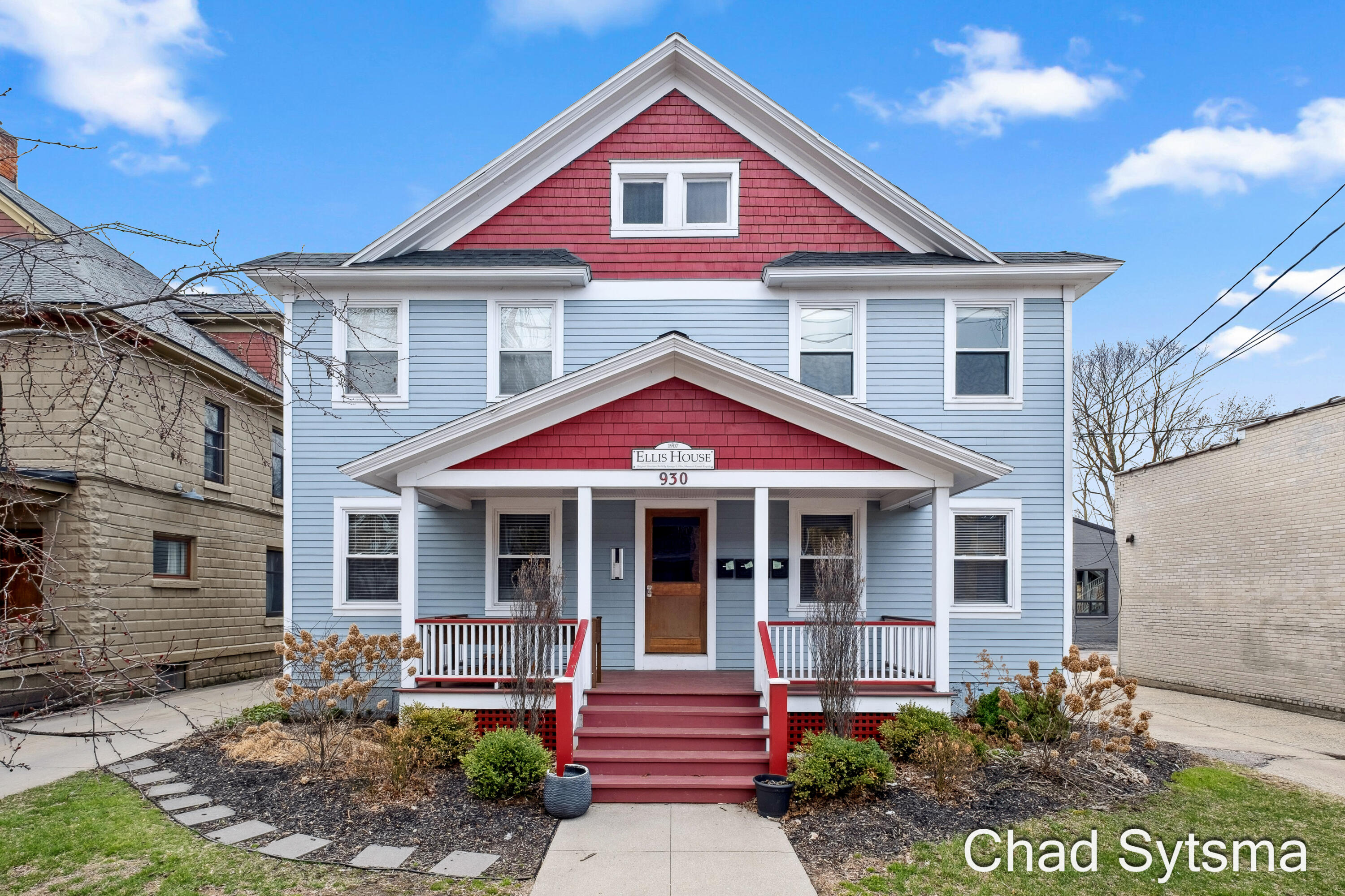 930 Wealthy Street Se Property Photo