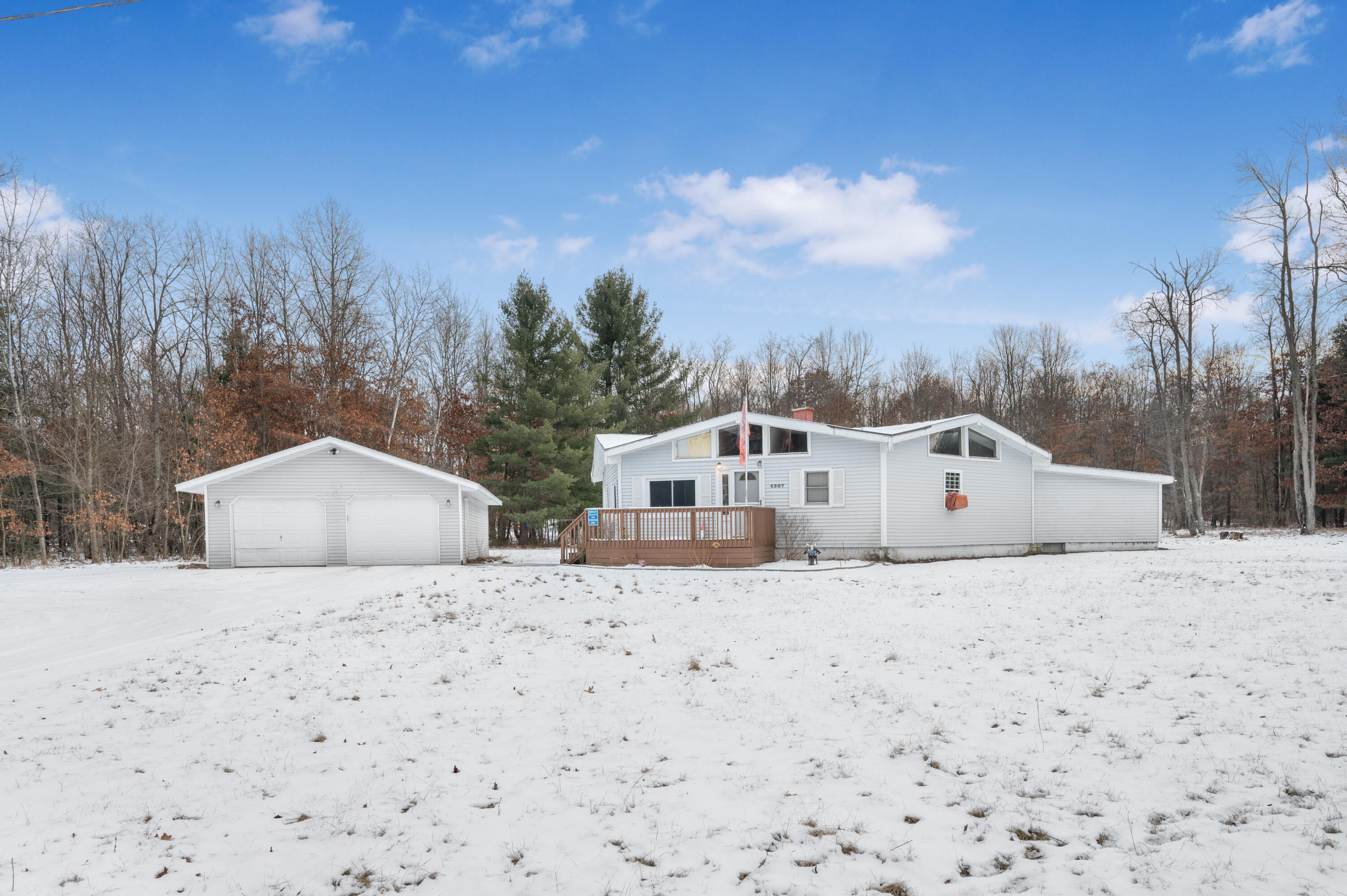 4207 Blue Vista Drive Property Photo