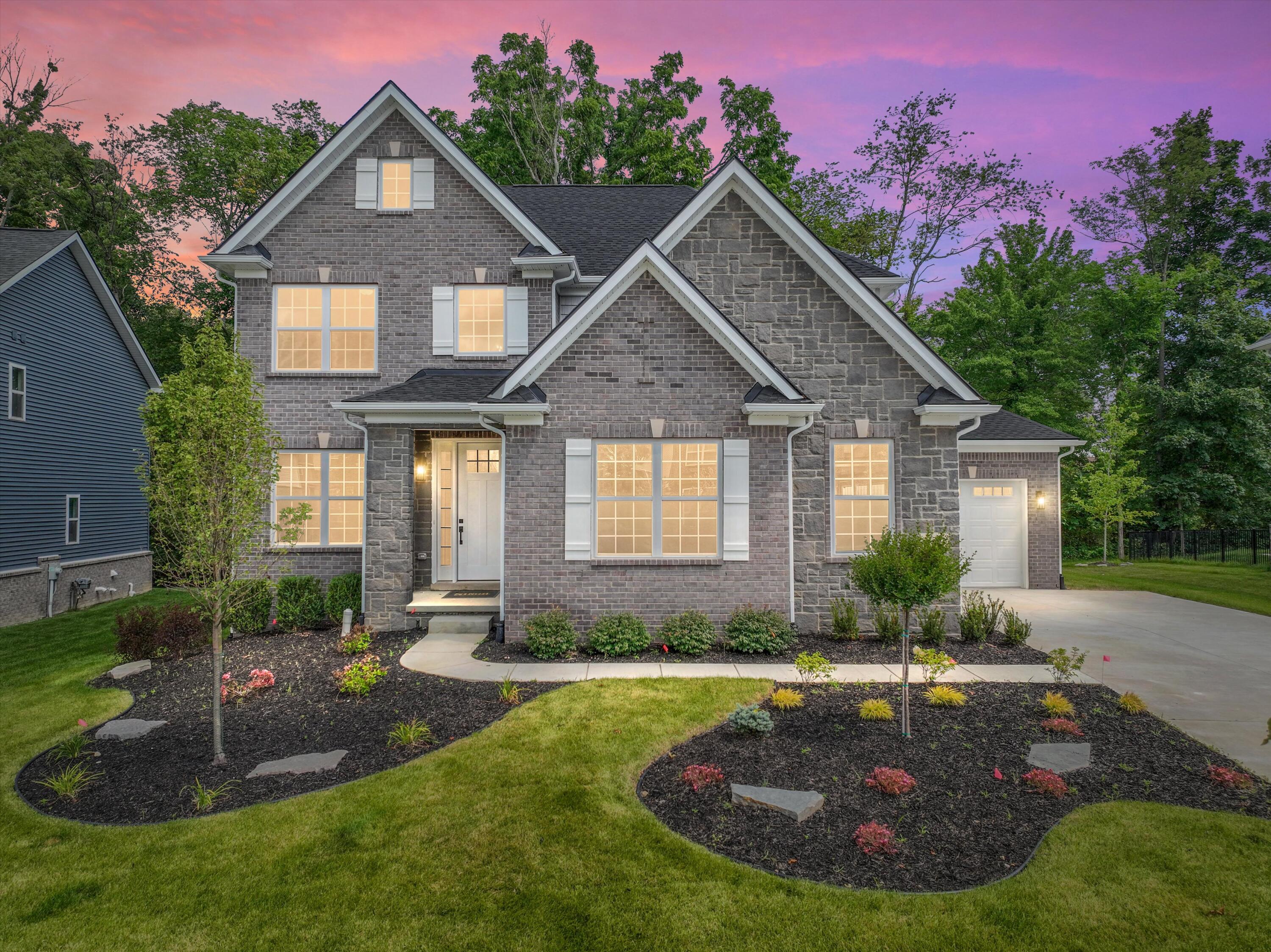 Charleston Park Real Estate Listings Main Image