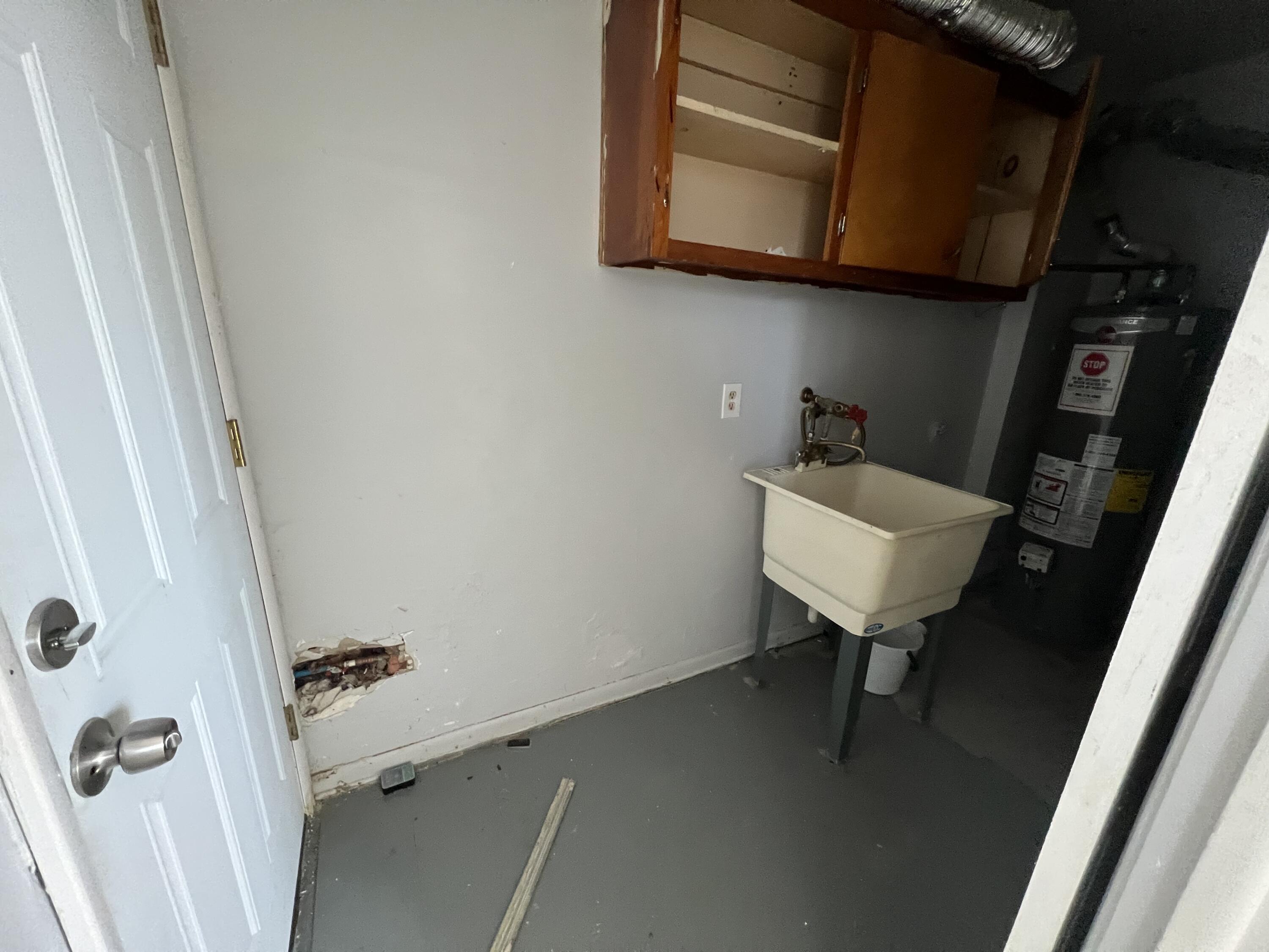 14439 Kent Street Property Photo 6