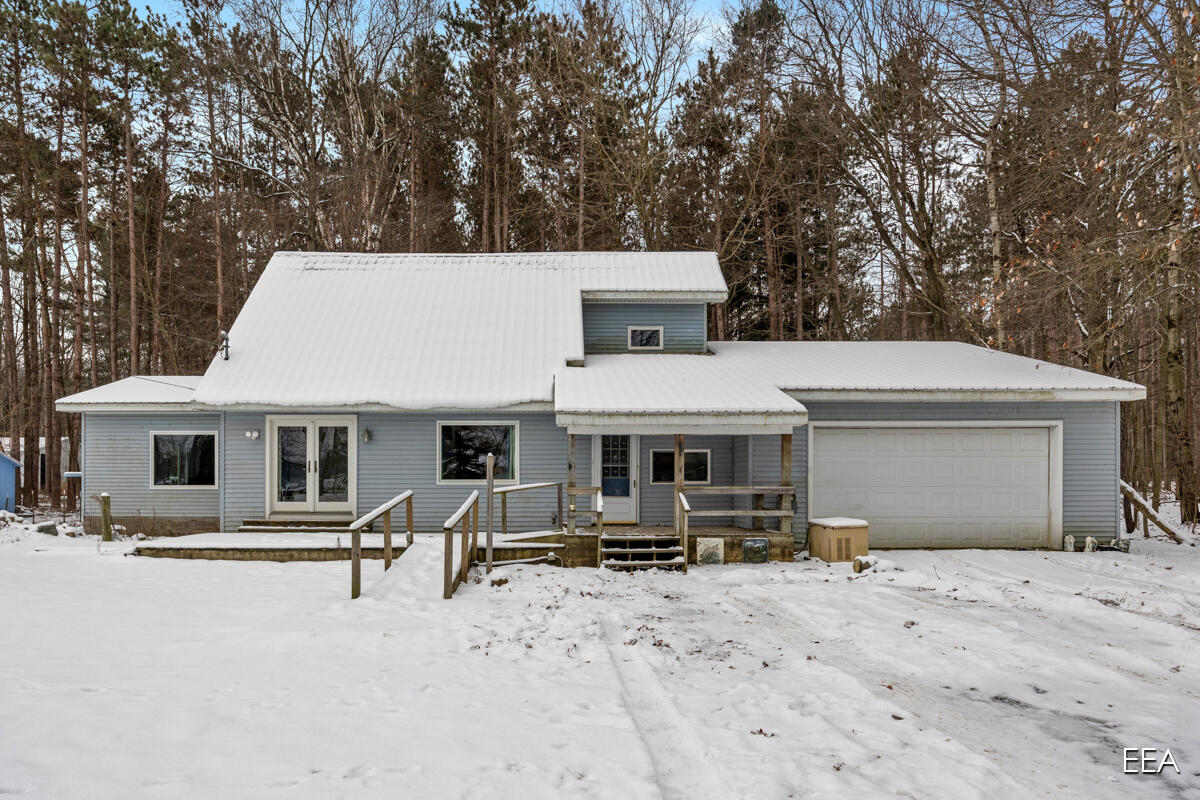 9462 E Colby Road Property Photo