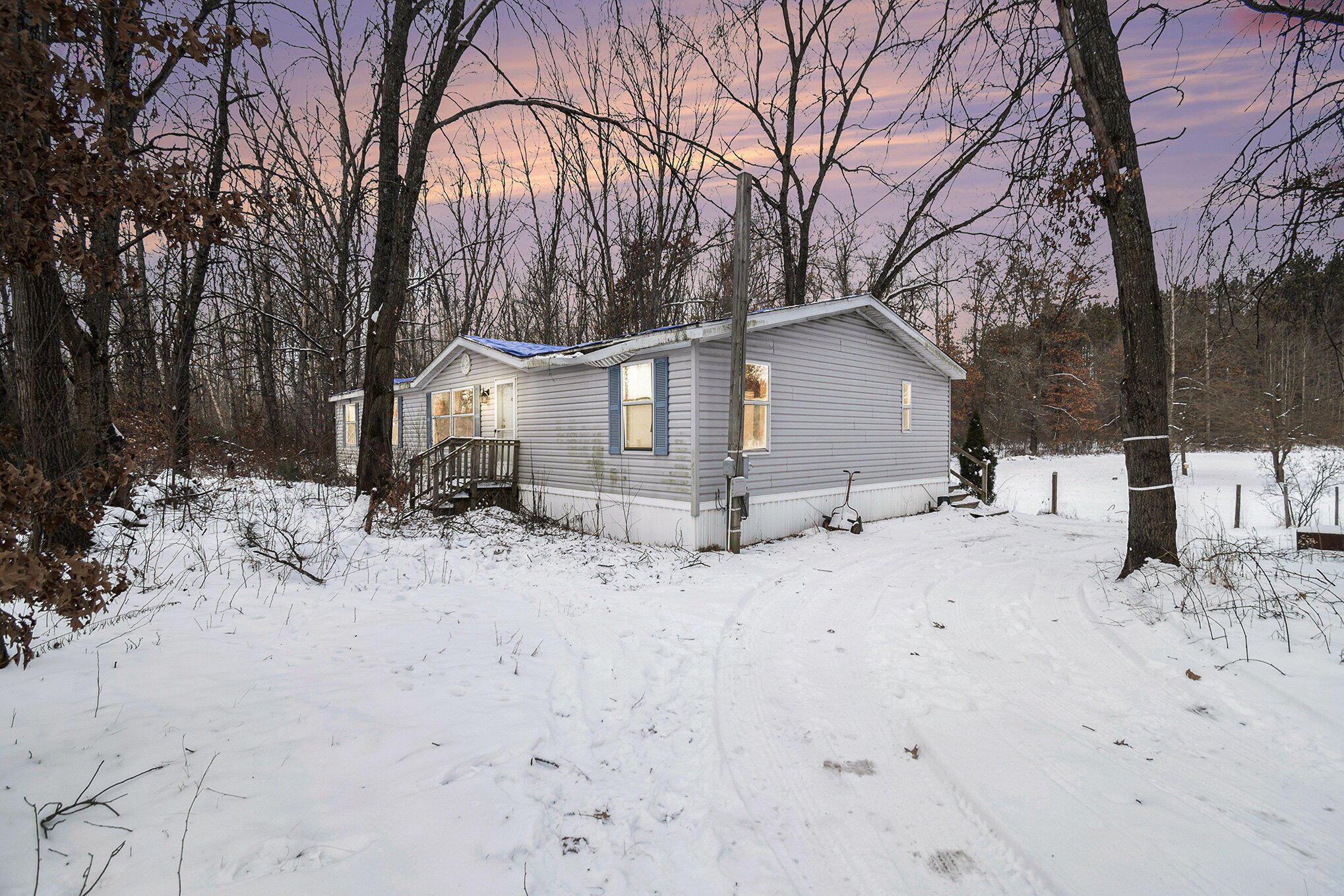 8590 Finley Lake Avenue Property Photo