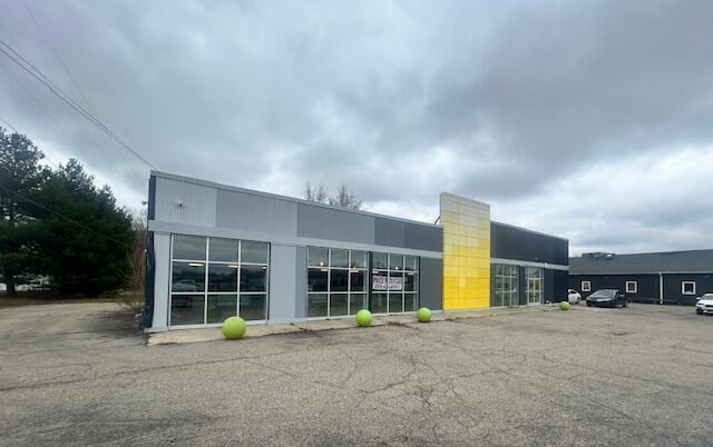 1045 W Columbia Avenue Property Photo 2