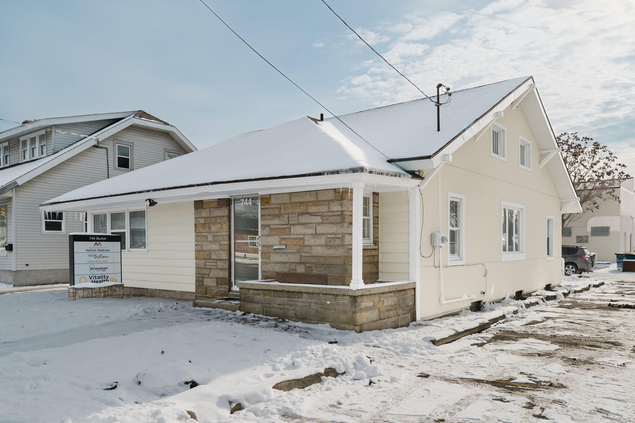 744 Burton Street Se Property Photo 2