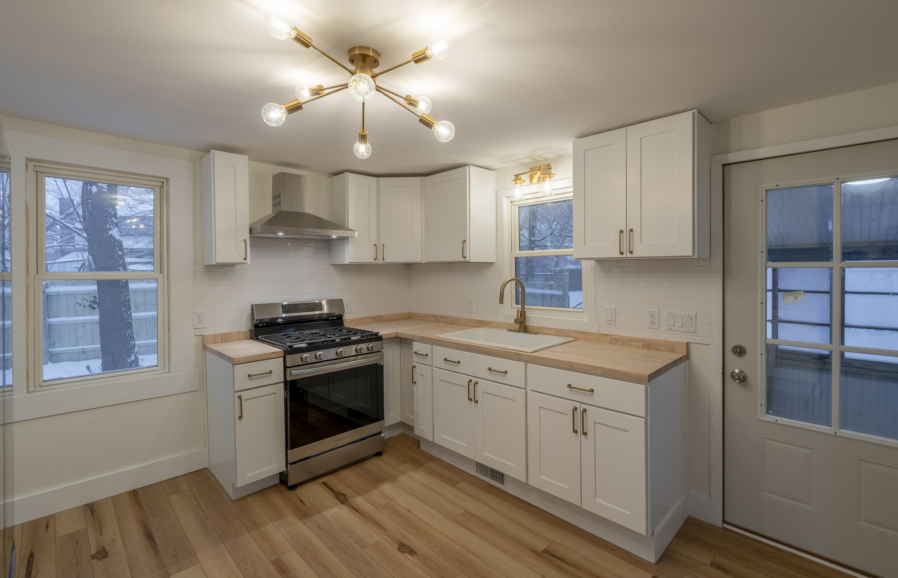 247 Strong Avenue Property Photo 3
