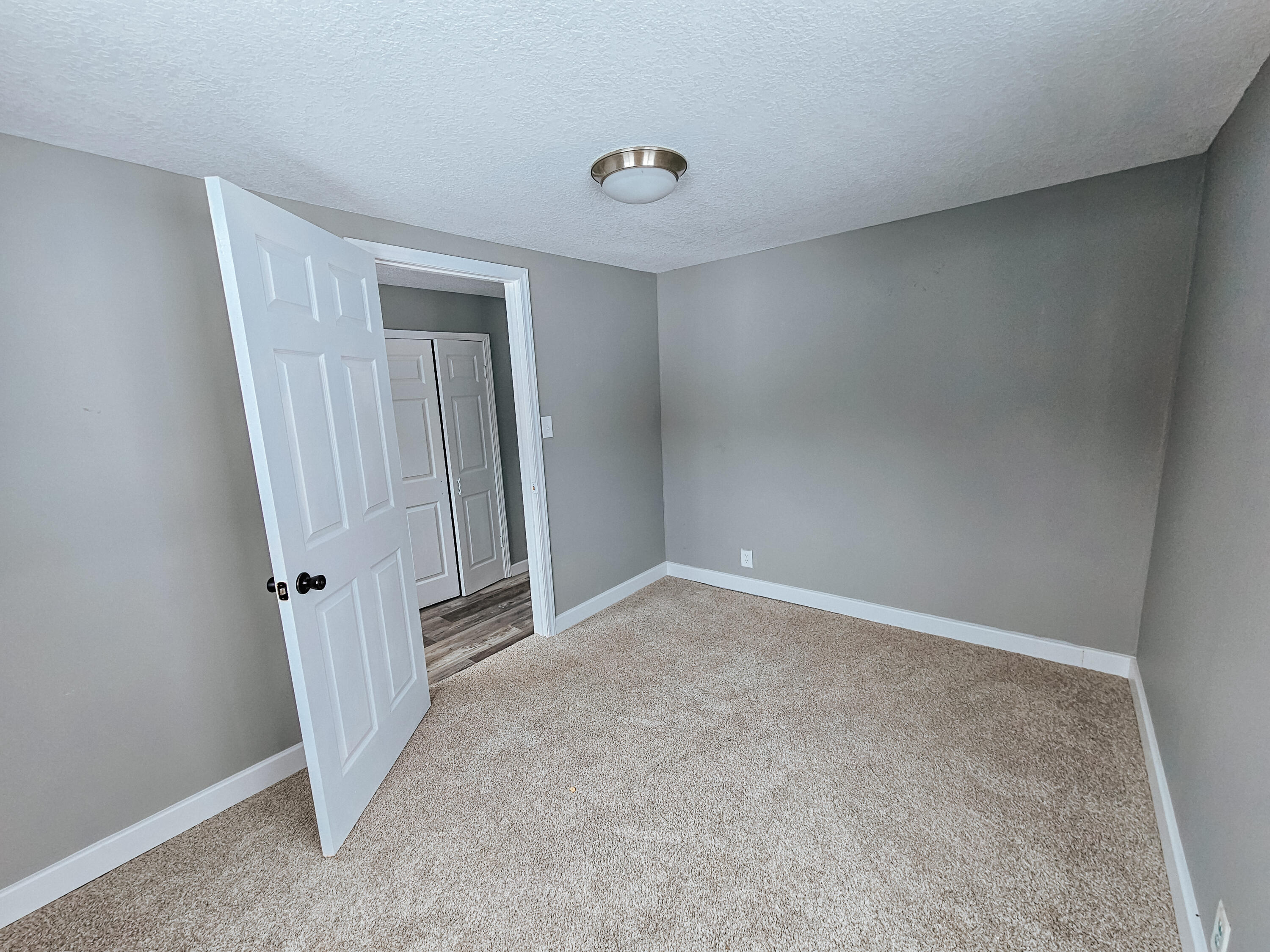 950 Herl Road Property Photo 6