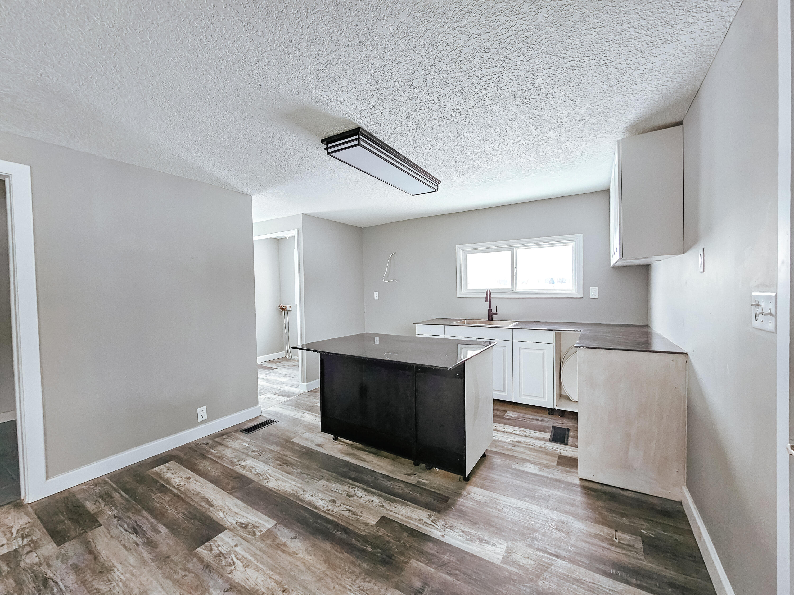 950 Herl Road Property Photo 9