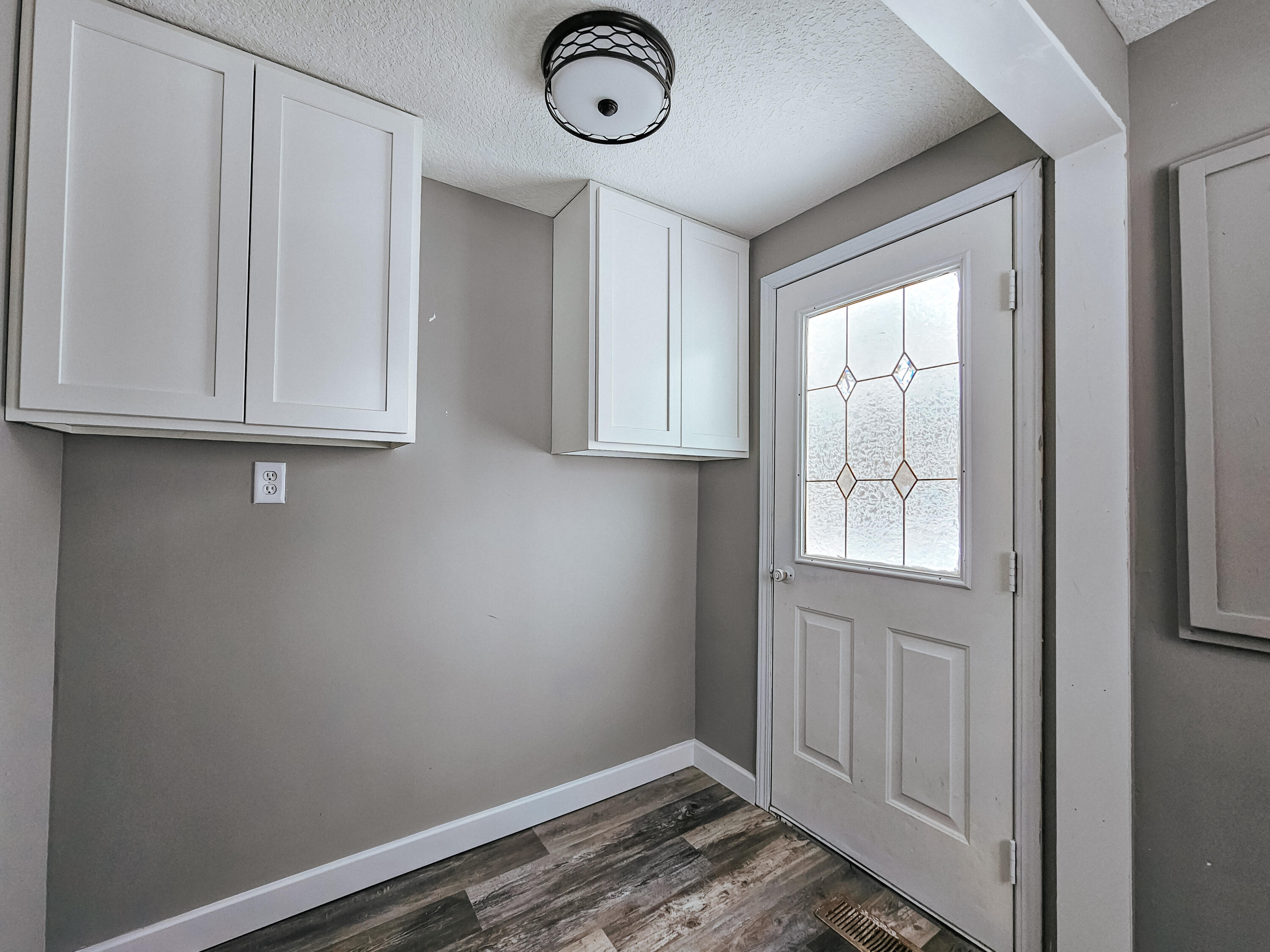 950 Herl Road Property Photo 10