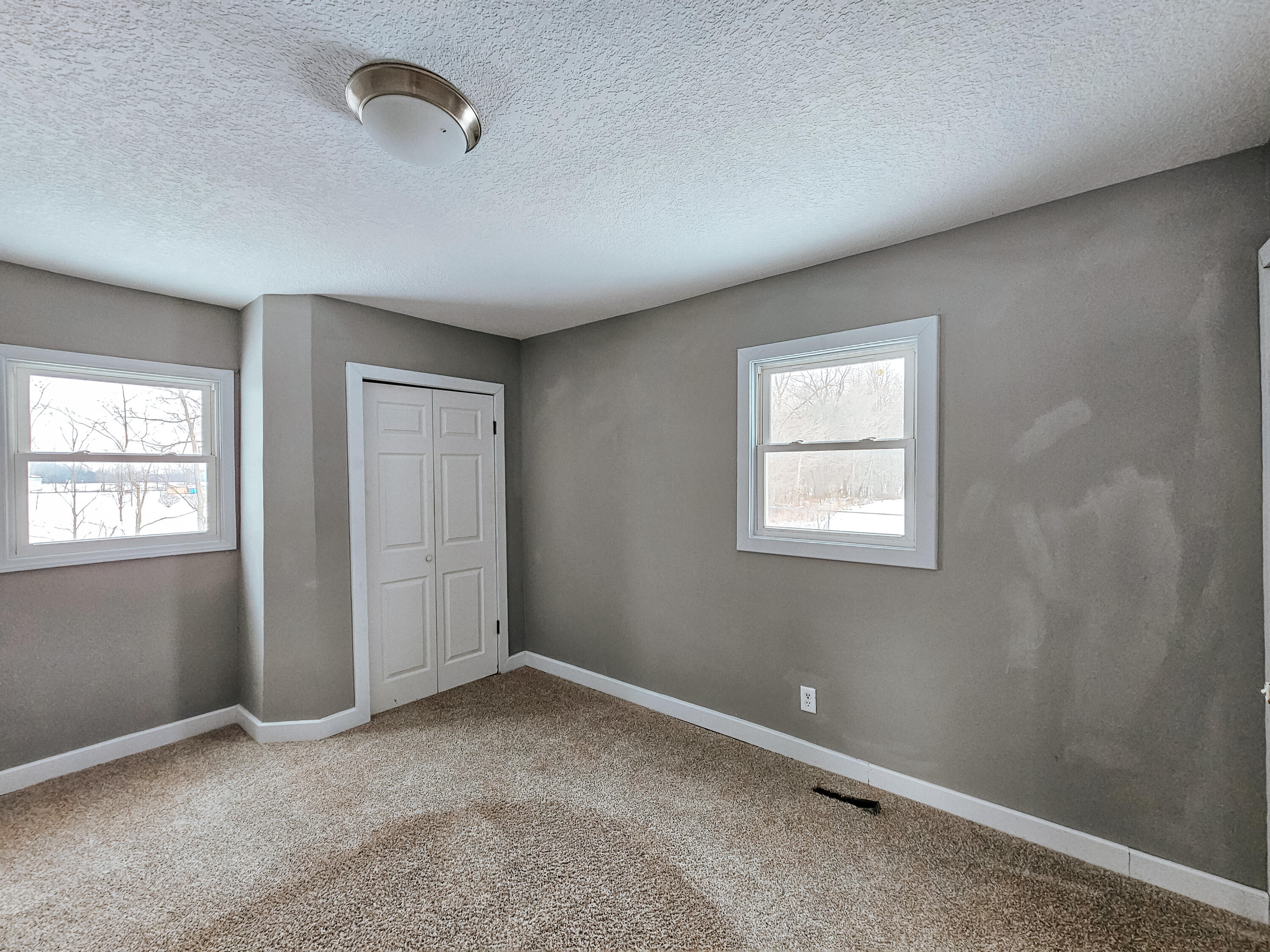 950 Herl Road Property Photo 15