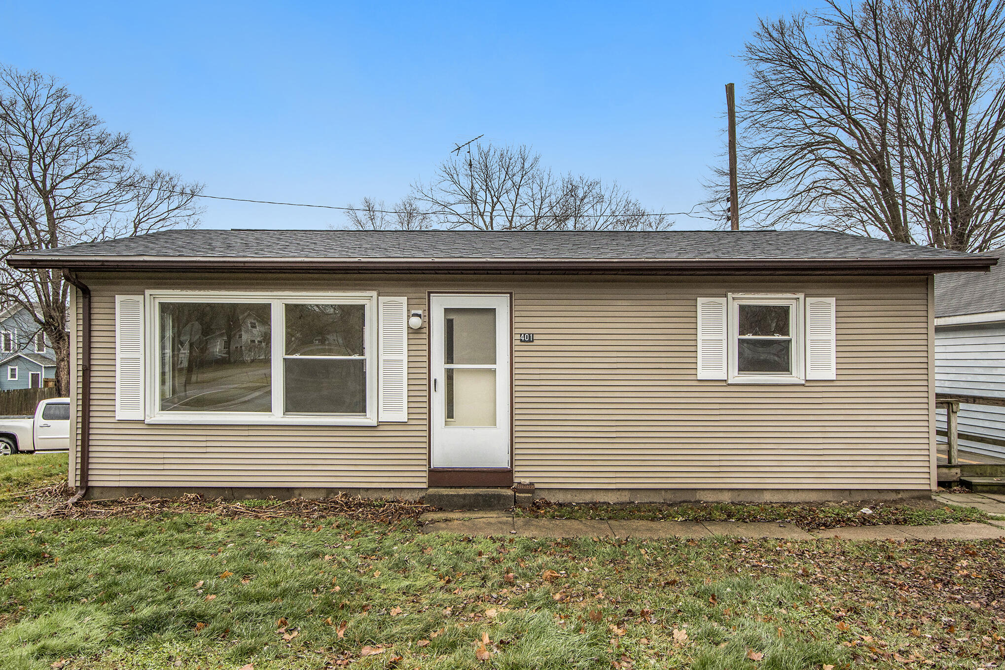 401 W Clinton Street Property Photo