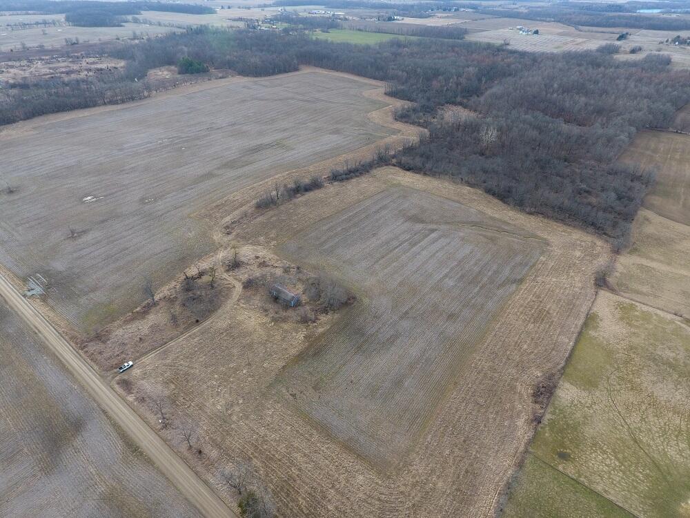 7351 Tamarack Road Property Photo 1